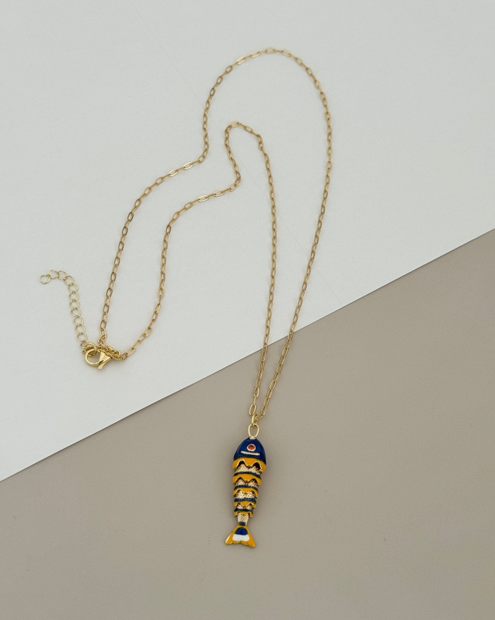 Golden Articulated Fish Necklace - Necklaces | LimaLimón Store - 2