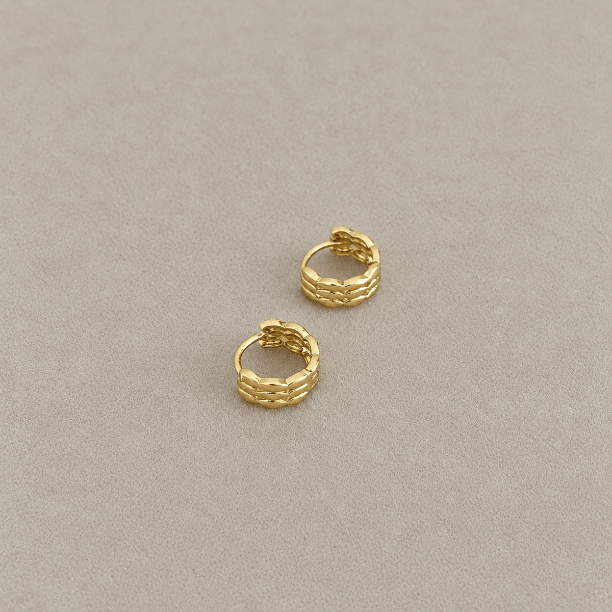 Golden Braided Mini Hoops - Earring | LimaLimón Store - 1