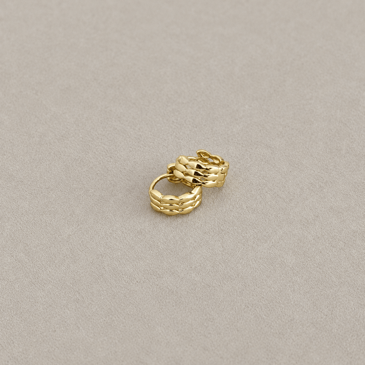 Golden Braided Mini Hoops - Earring | LimaLimón Store - 5