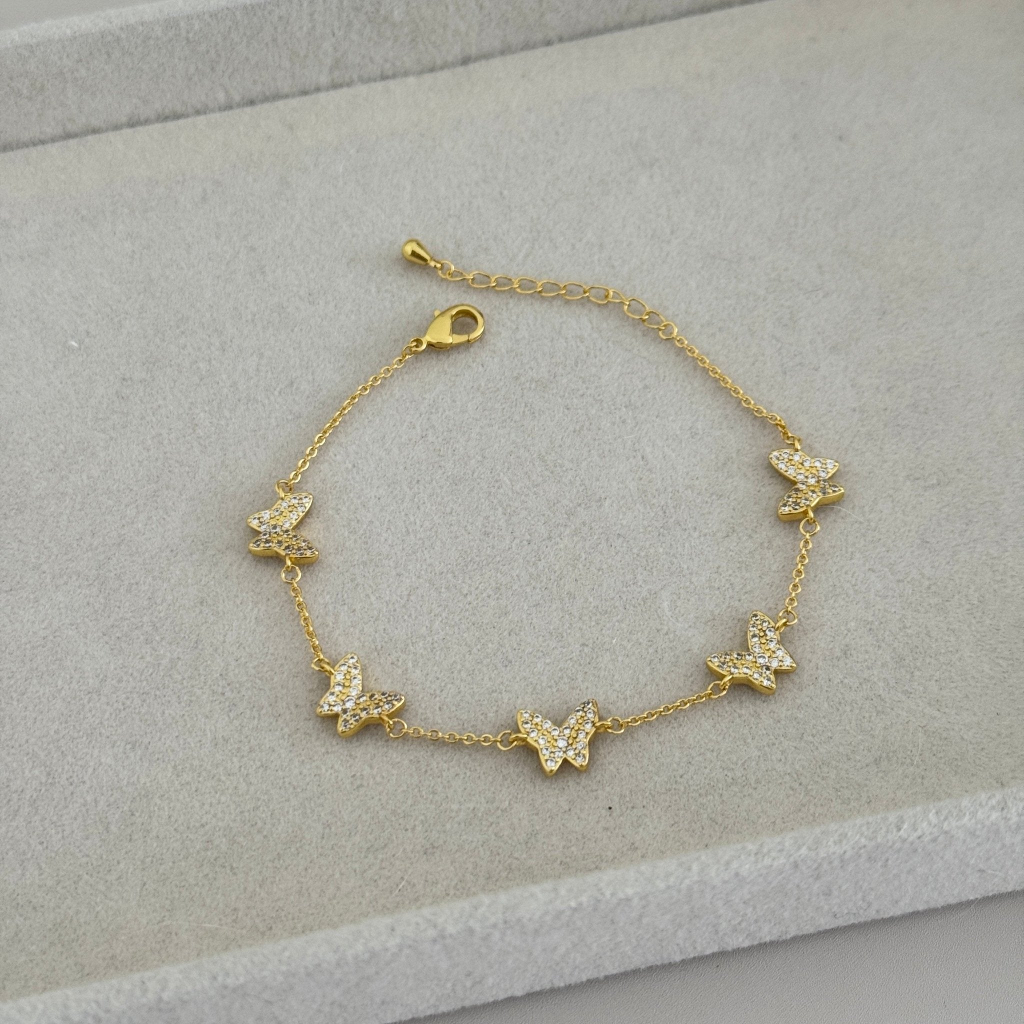 Golden Butterfly Charm Bracelet - Bracelets | LimaLimón Store - 1