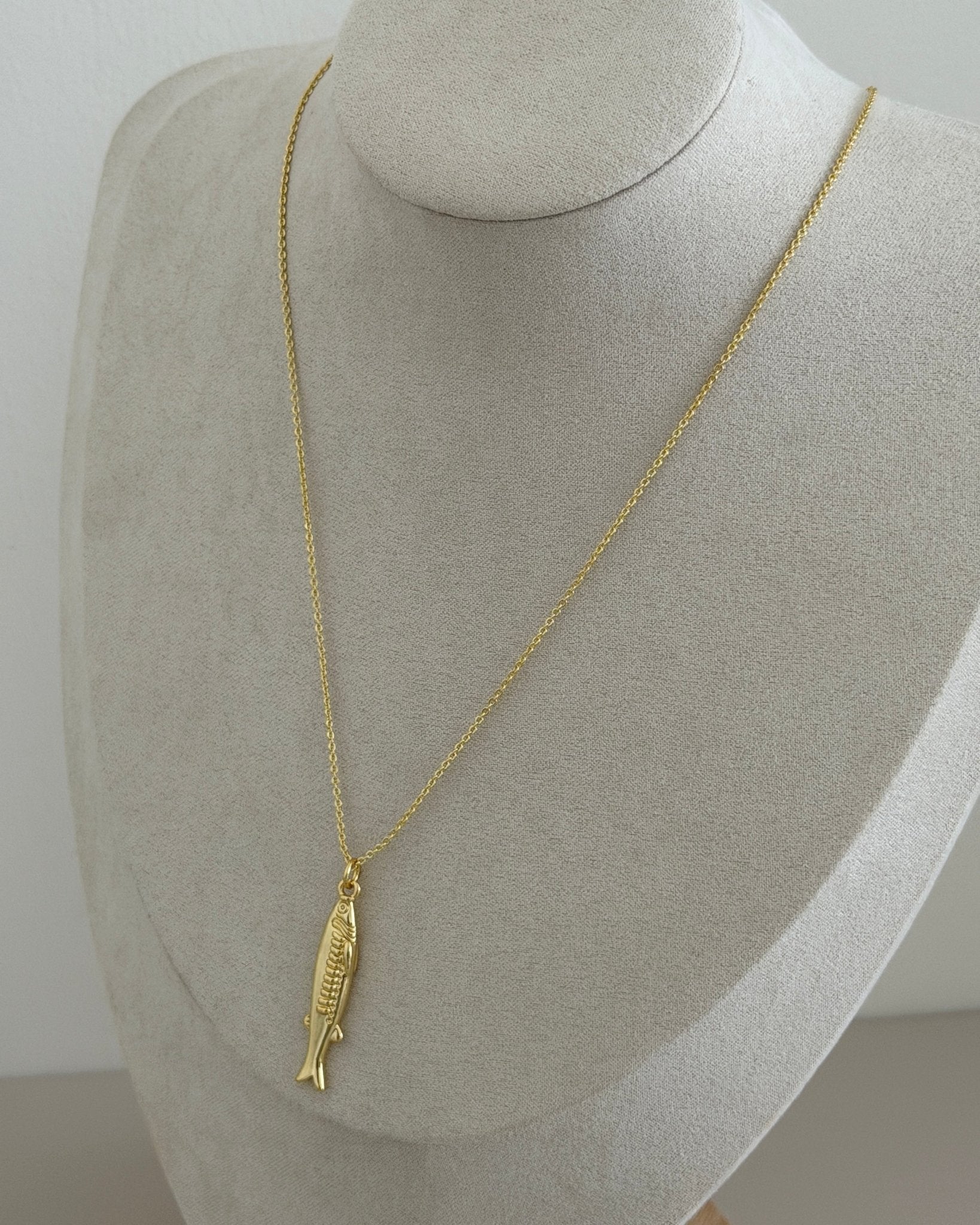 Golden Catch Necklace - Necklaces | LimaLimón Store - 3