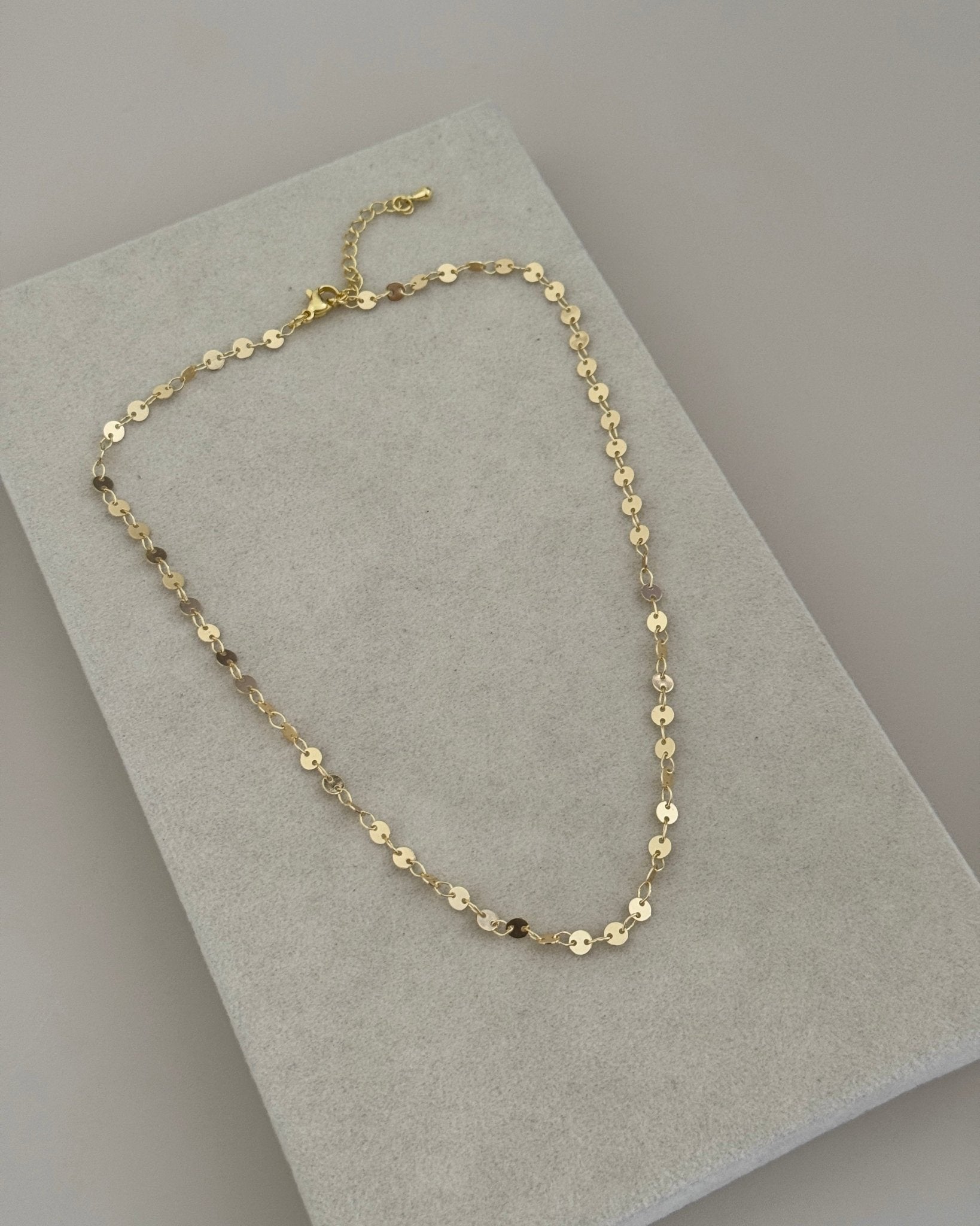 Golden Disc Necklace - Necklaces | LimaLimón Store - 5