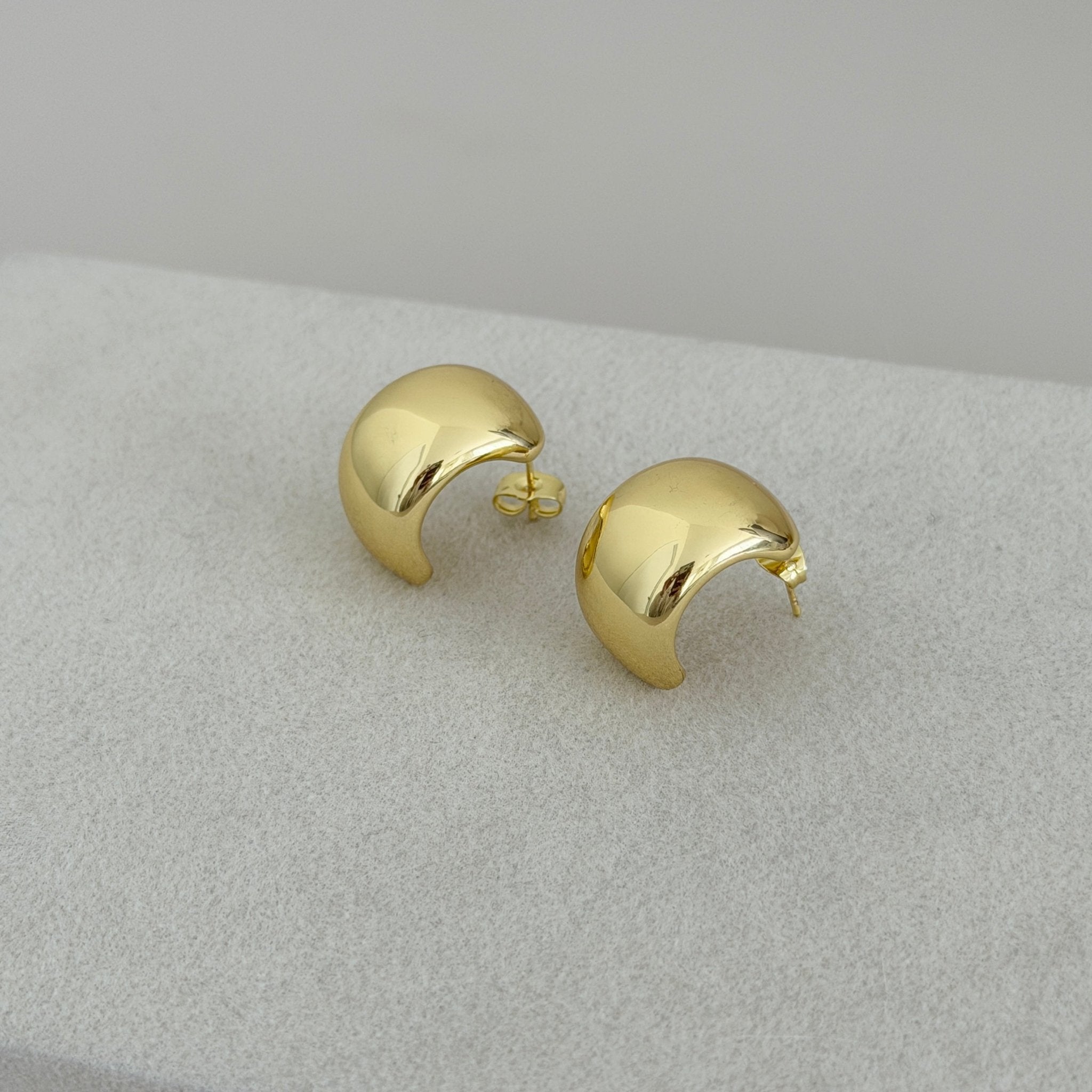 Golden Dome Stud Earrings - Earring | LimaLimón Store - 3