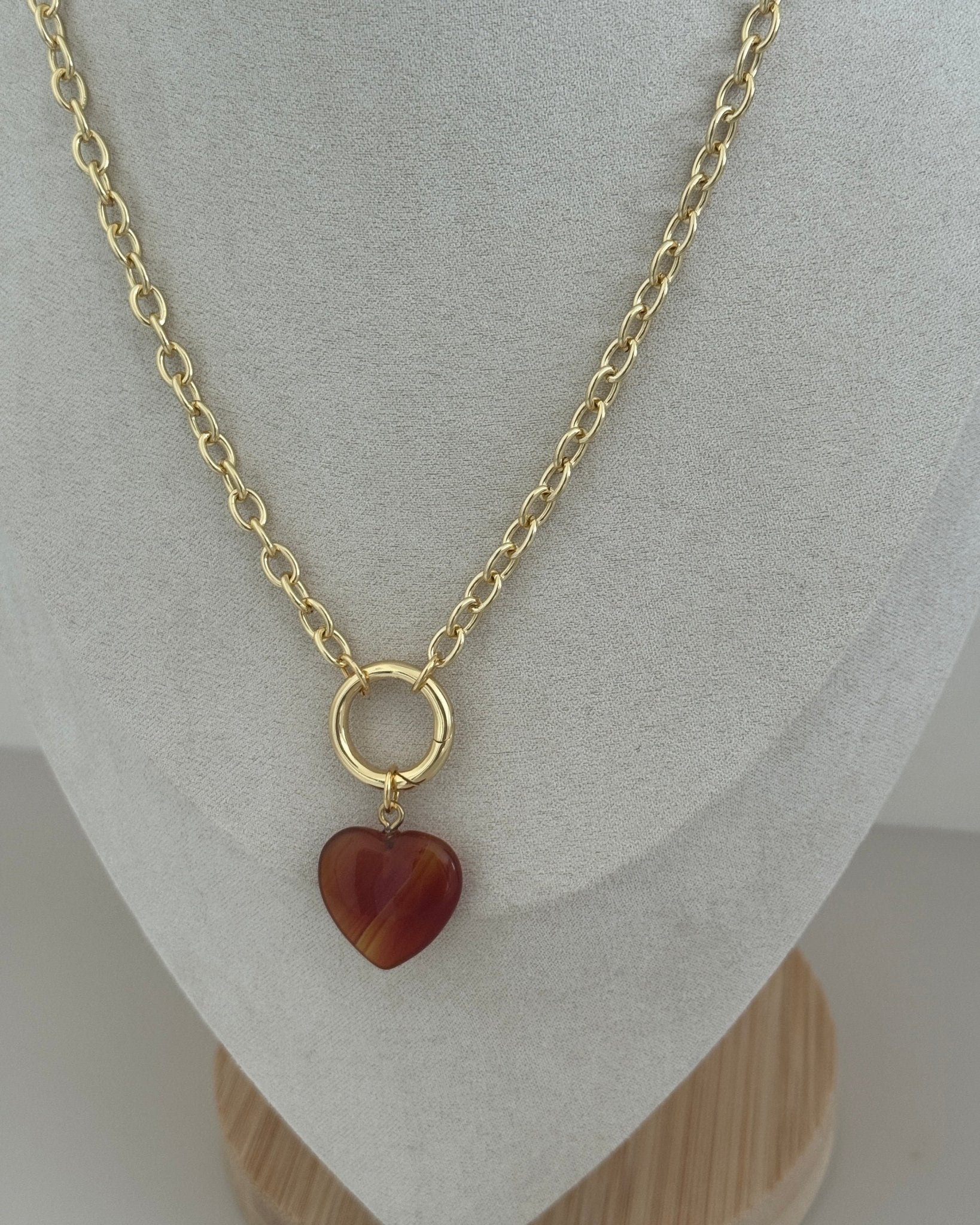 Golden Heart Chain Necklace - Necklaces | LimaLimón Store - 3