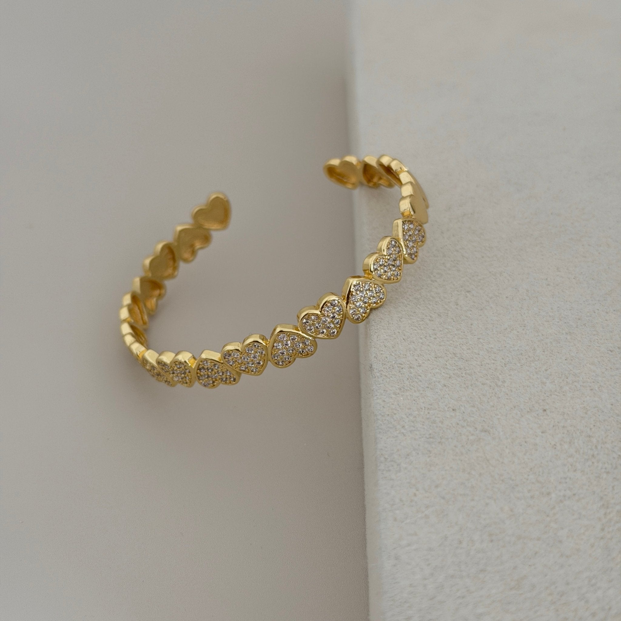 Golden Heart Crystal Cuff Bracelet - Bracelets | LimaLimón Store - 1