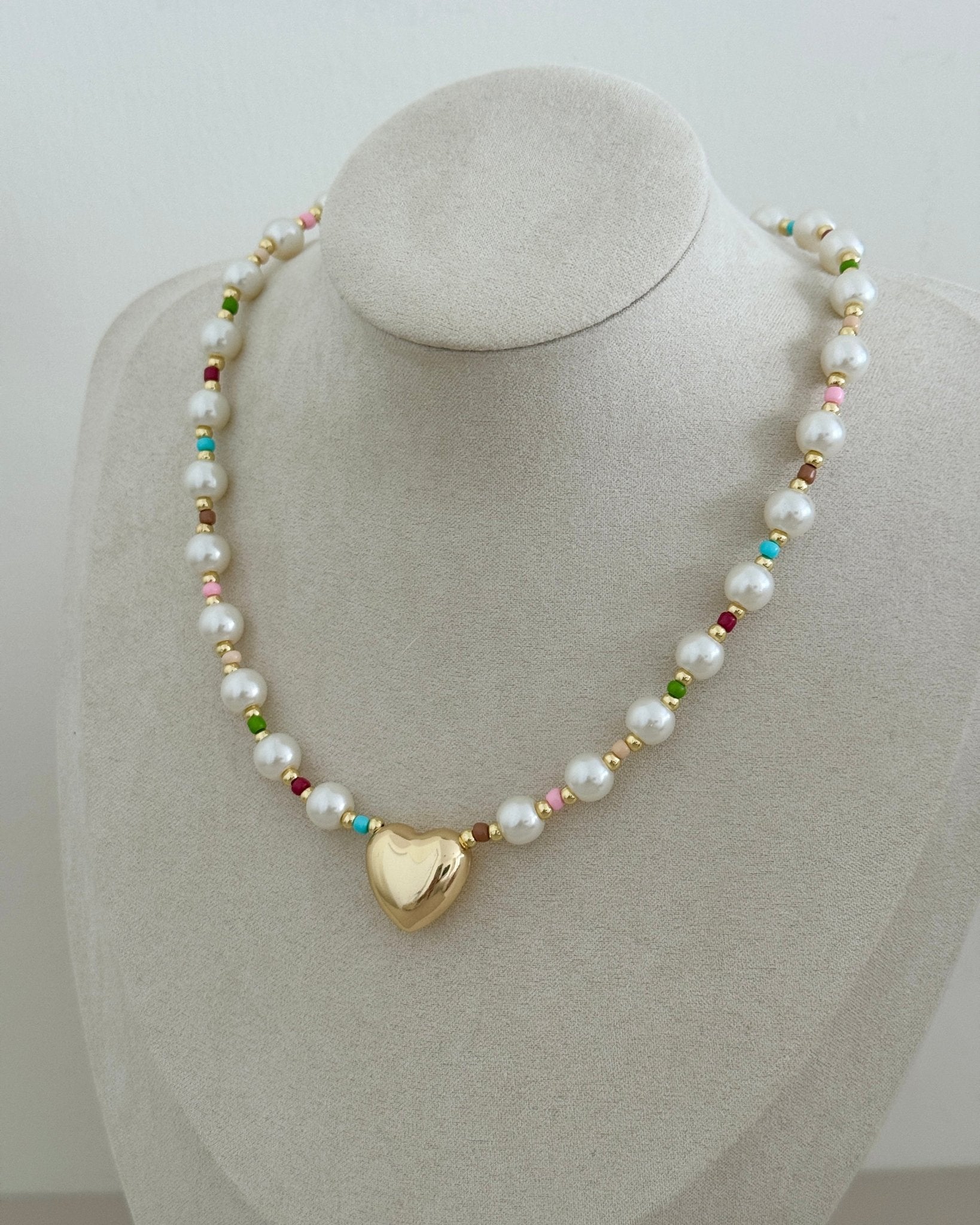 Golden Heart Pearl Necklace - Necklaces | LimaLimón Store - 2