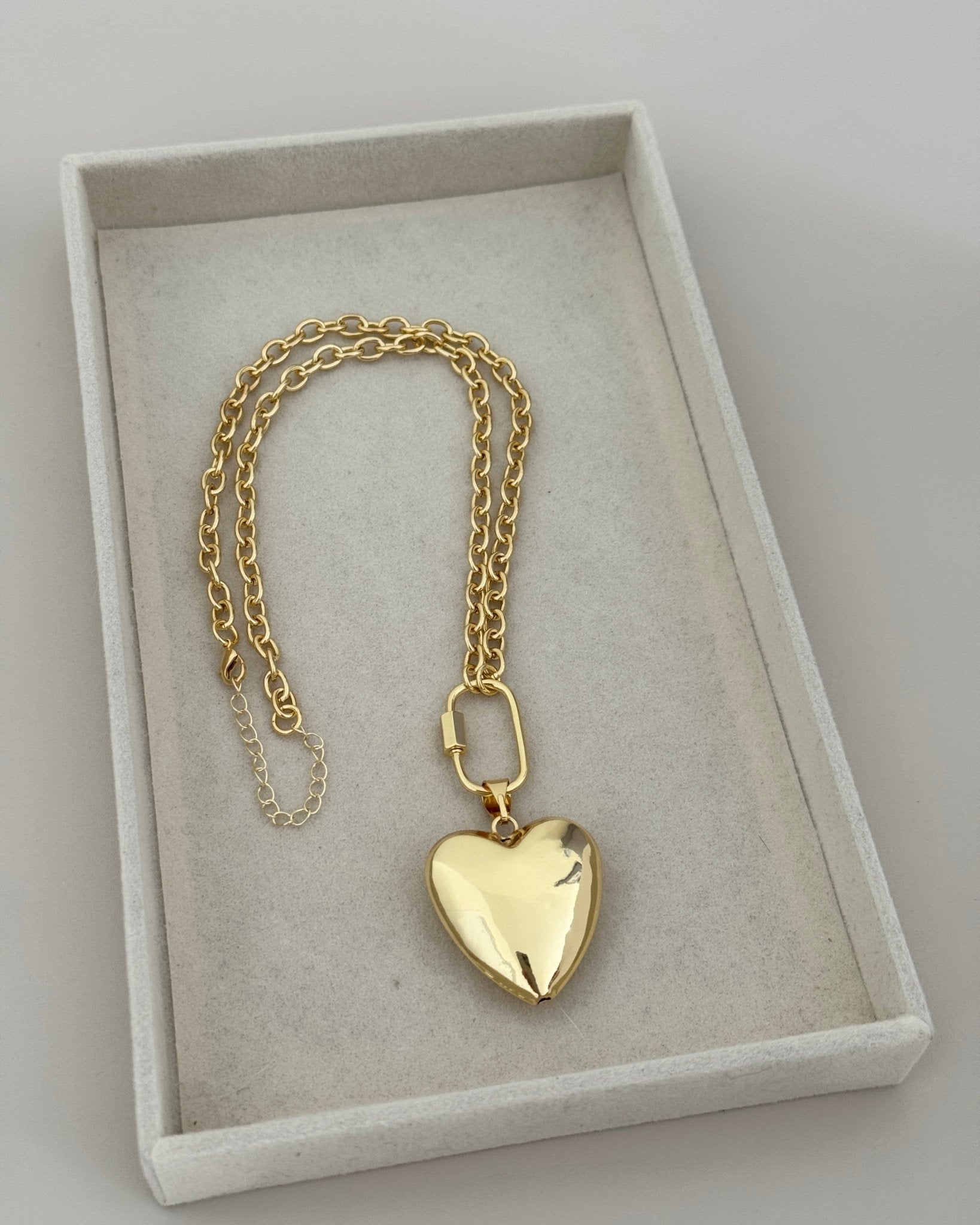 Golden Heart Pendant Necklace - Necklaces | LimaLimón Store - 2