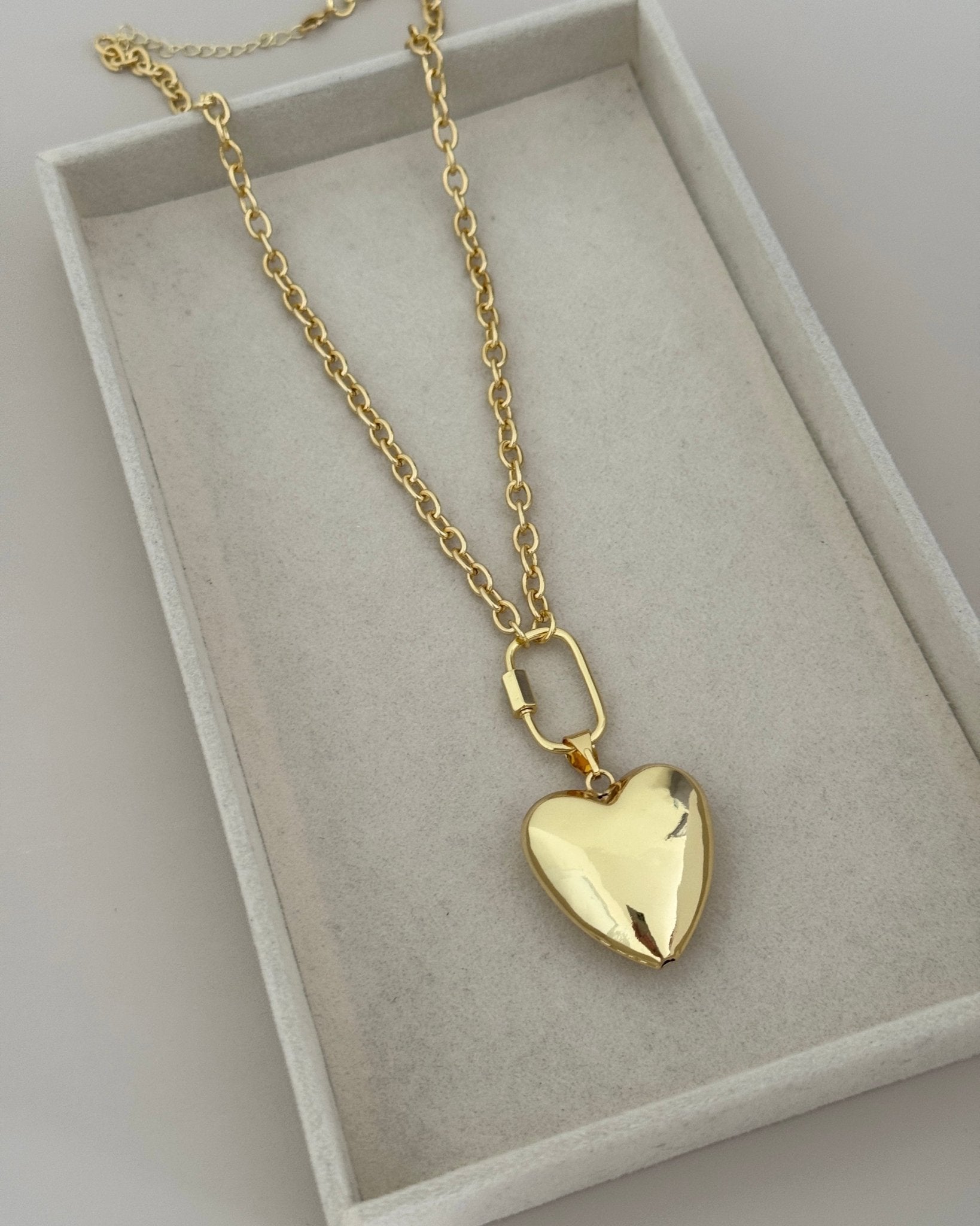 Golden Heart Pendant Necklace - Necklaces | LimaLimón Store - 5