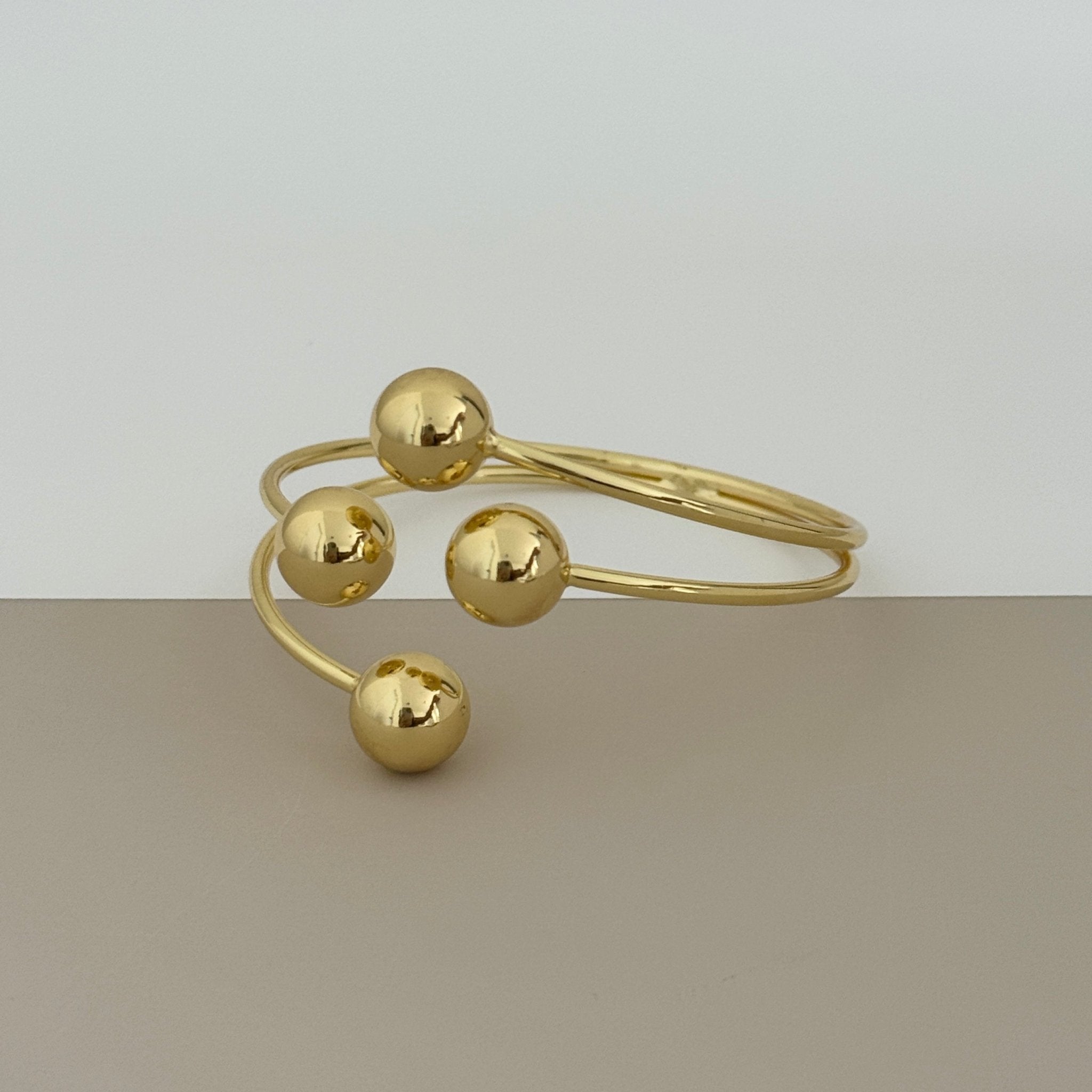 Golden Orbit Cuff - Bracelets | LimaLimón Store - 1