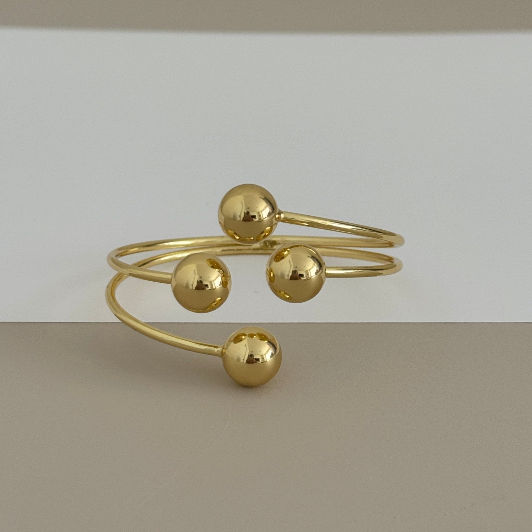 Golden Orbit Cuff - Bracelets | LimaLimón Store - 4