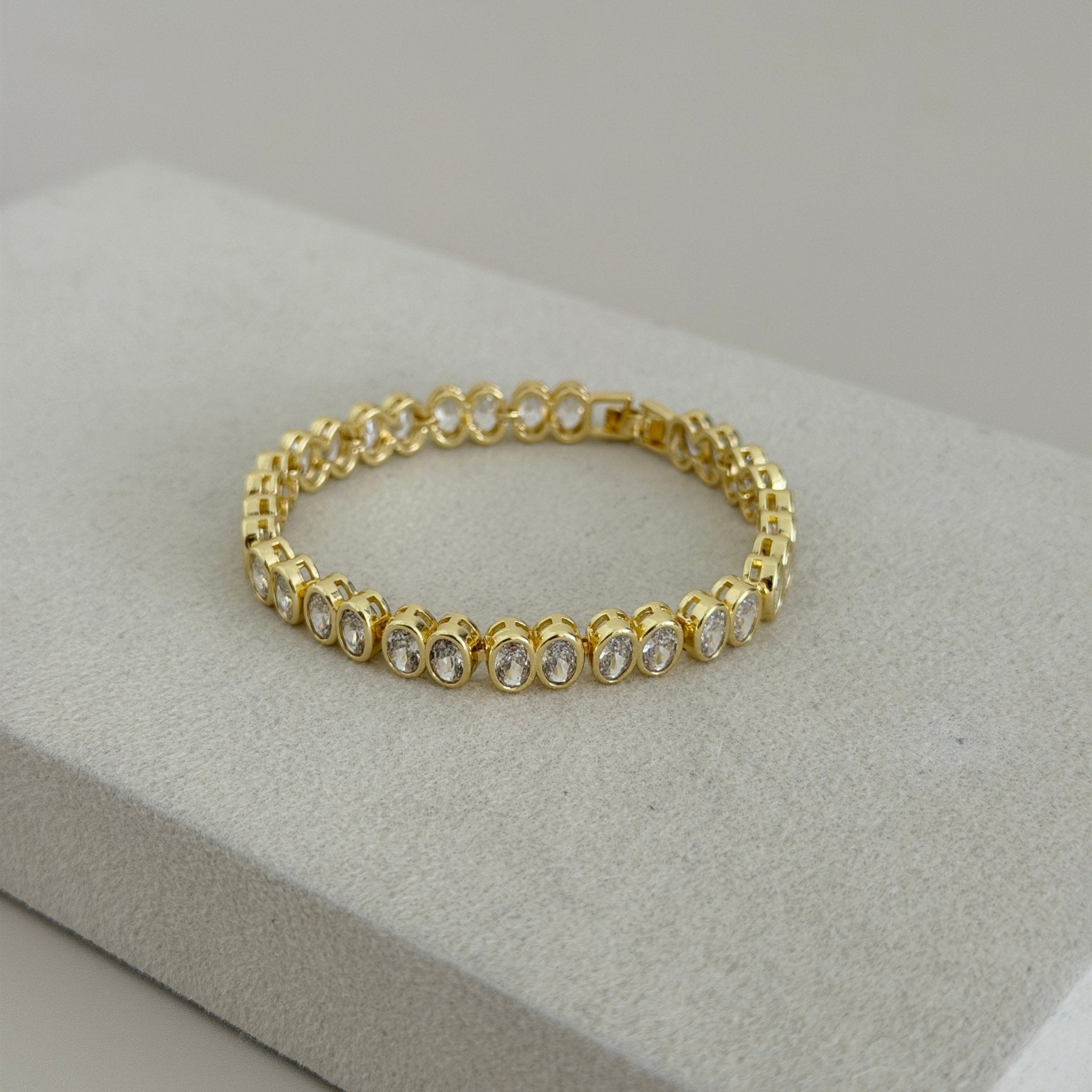Golden Oval Tennis Bracelet - Bracelet | LimaLimón Store - 4