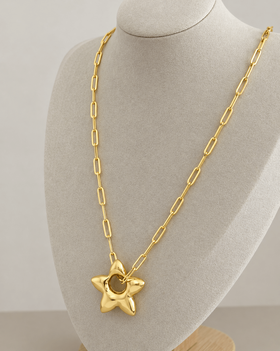 Golden Starfish Charm Necklace - Necklace | LimaLimón Store - 1