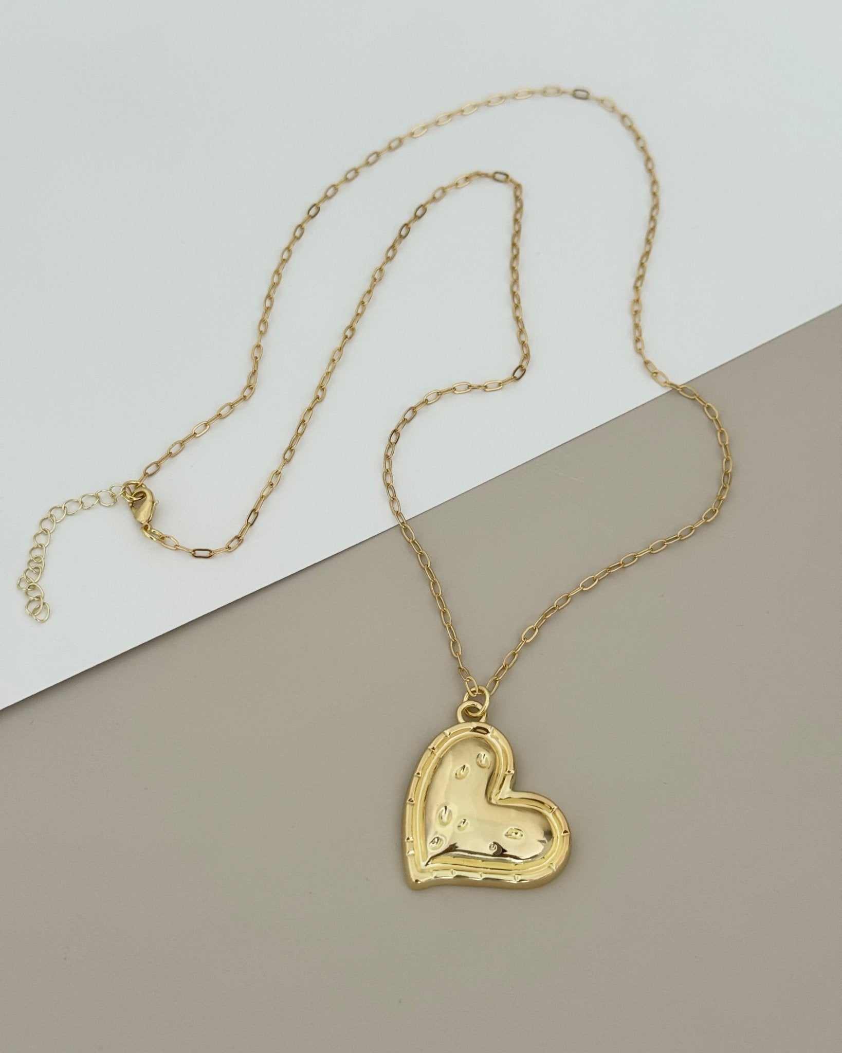Golden Textured Heart Necklace - Necklaces | LimaLimón Store - 1
