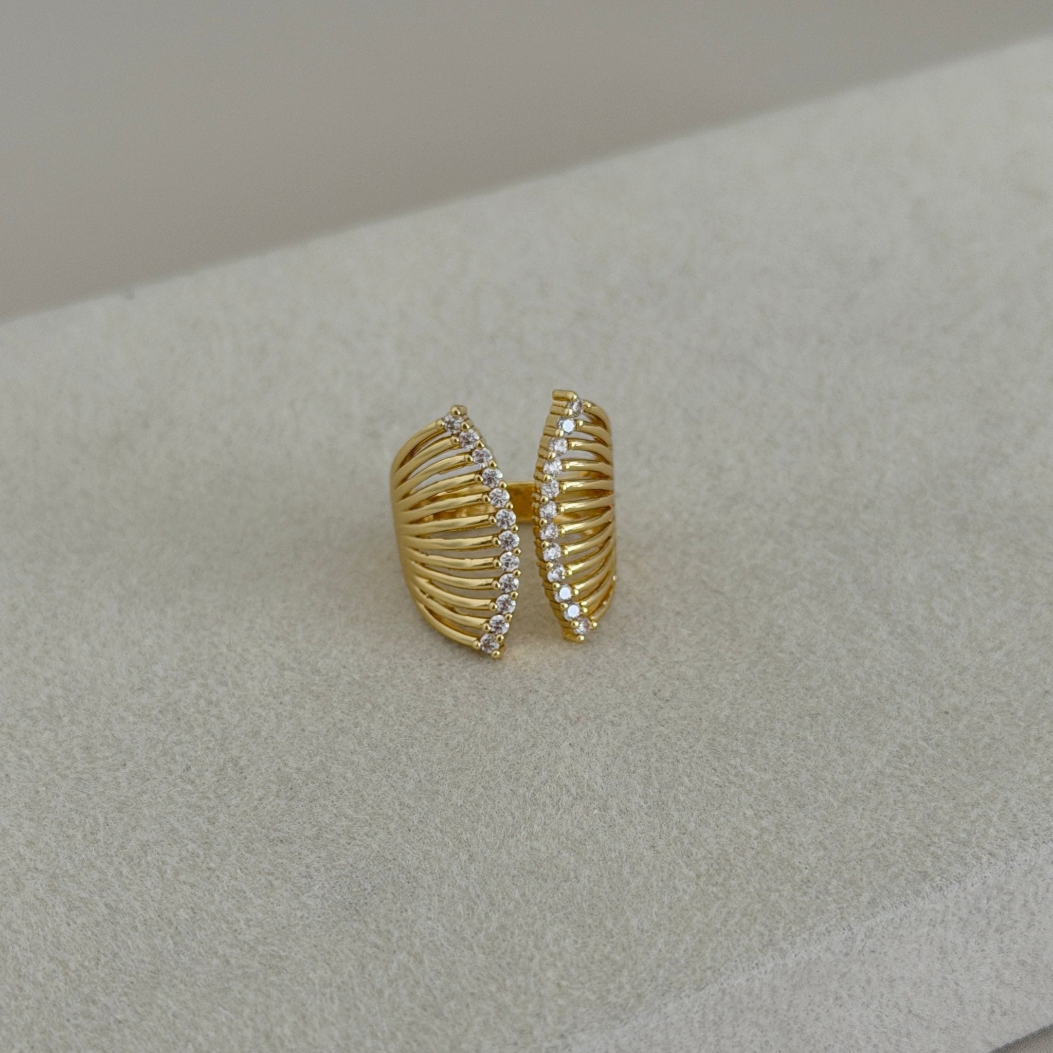 Golden Wings Adjustable Ring - ring jewelry | LimaLimón Store - 2