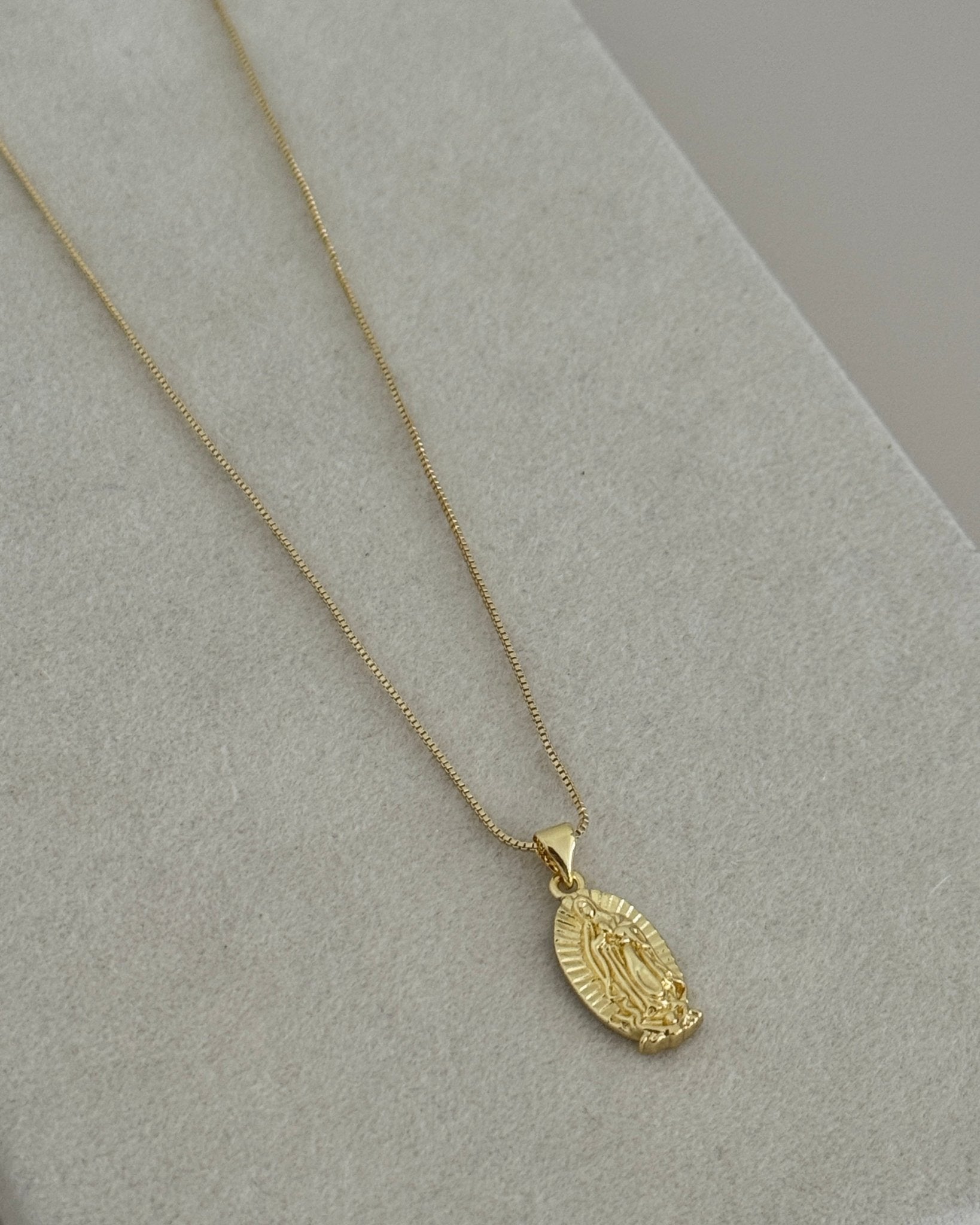 Guadalupe Pendant Necklace - Necklace | LimaLimón Store - 3