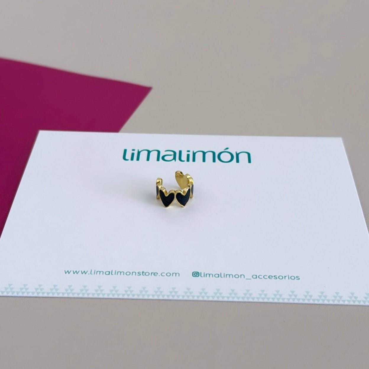 Hearts Ear Cuff - Earring | LimaLimón Store - 3