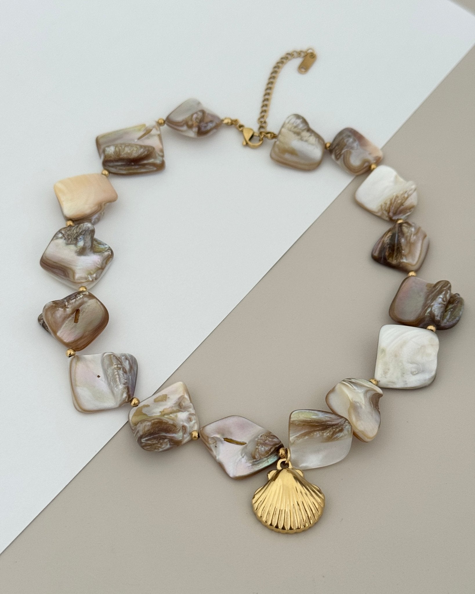 Isla Shell Necklace - Necklaces | LimaLimón Store - 1