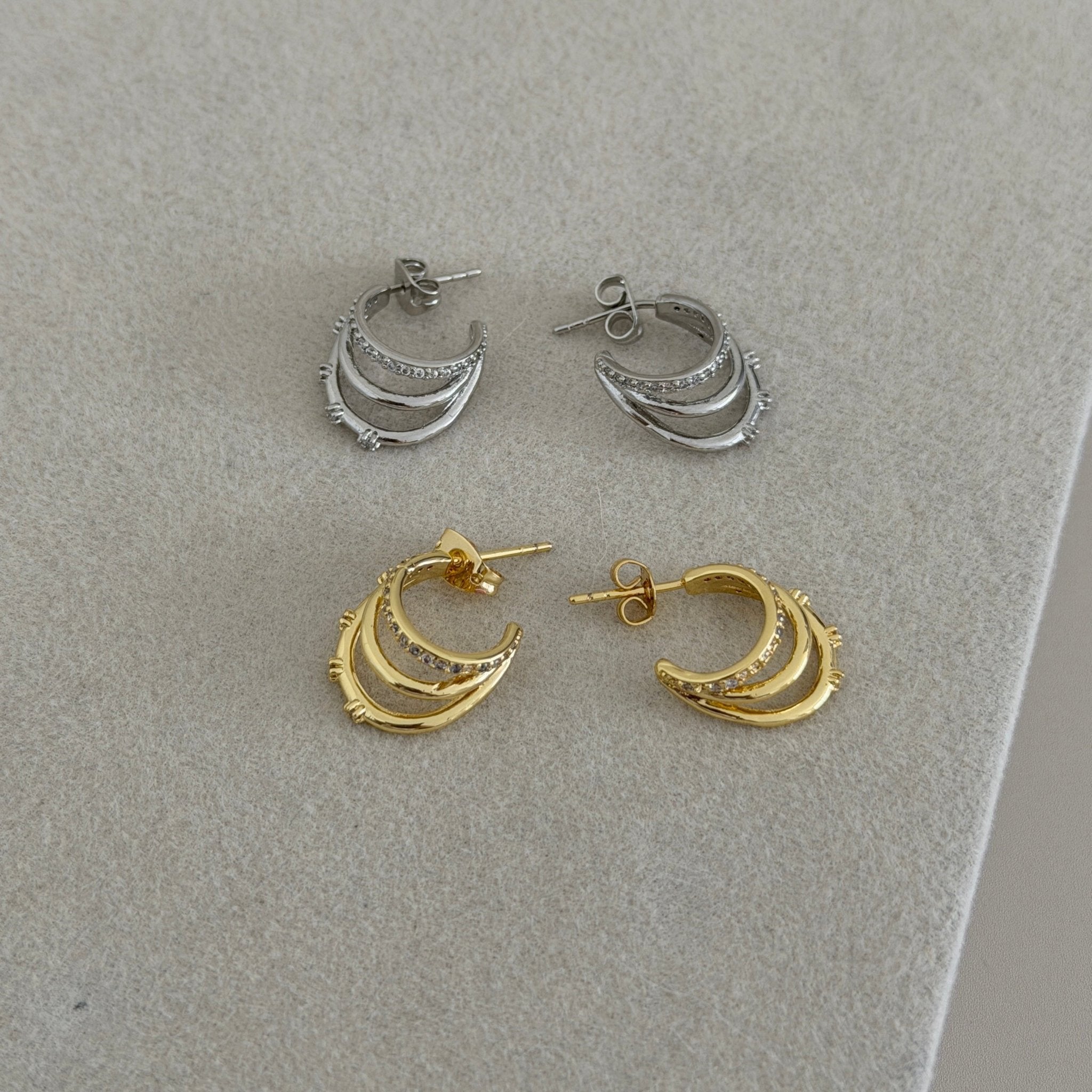 Layered Shine Huggie Earrings - Earring | LimaLimón Store - 3