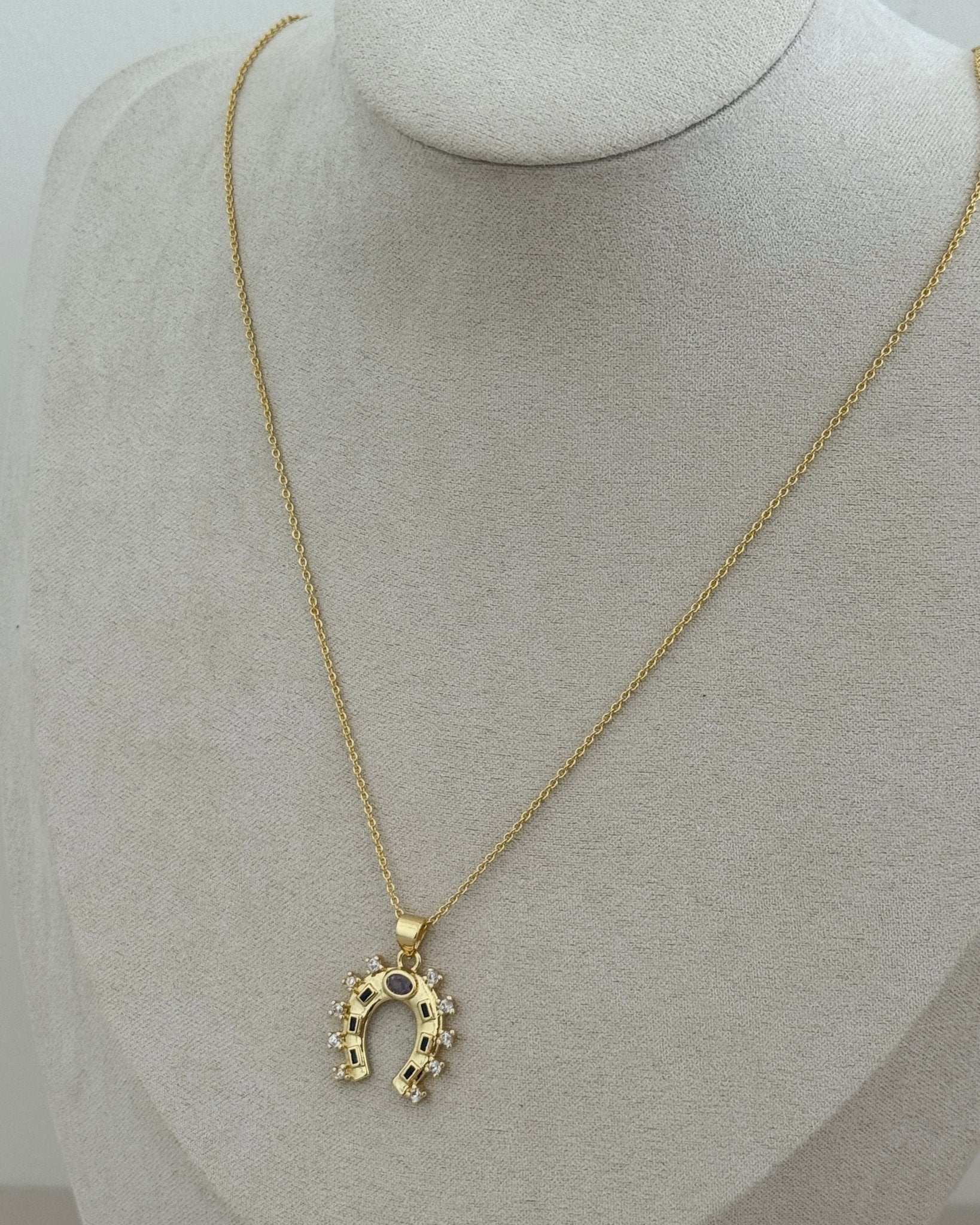 Lucky Charm Horseshoe Necklace - Necklace | LimaLimón Store - 2