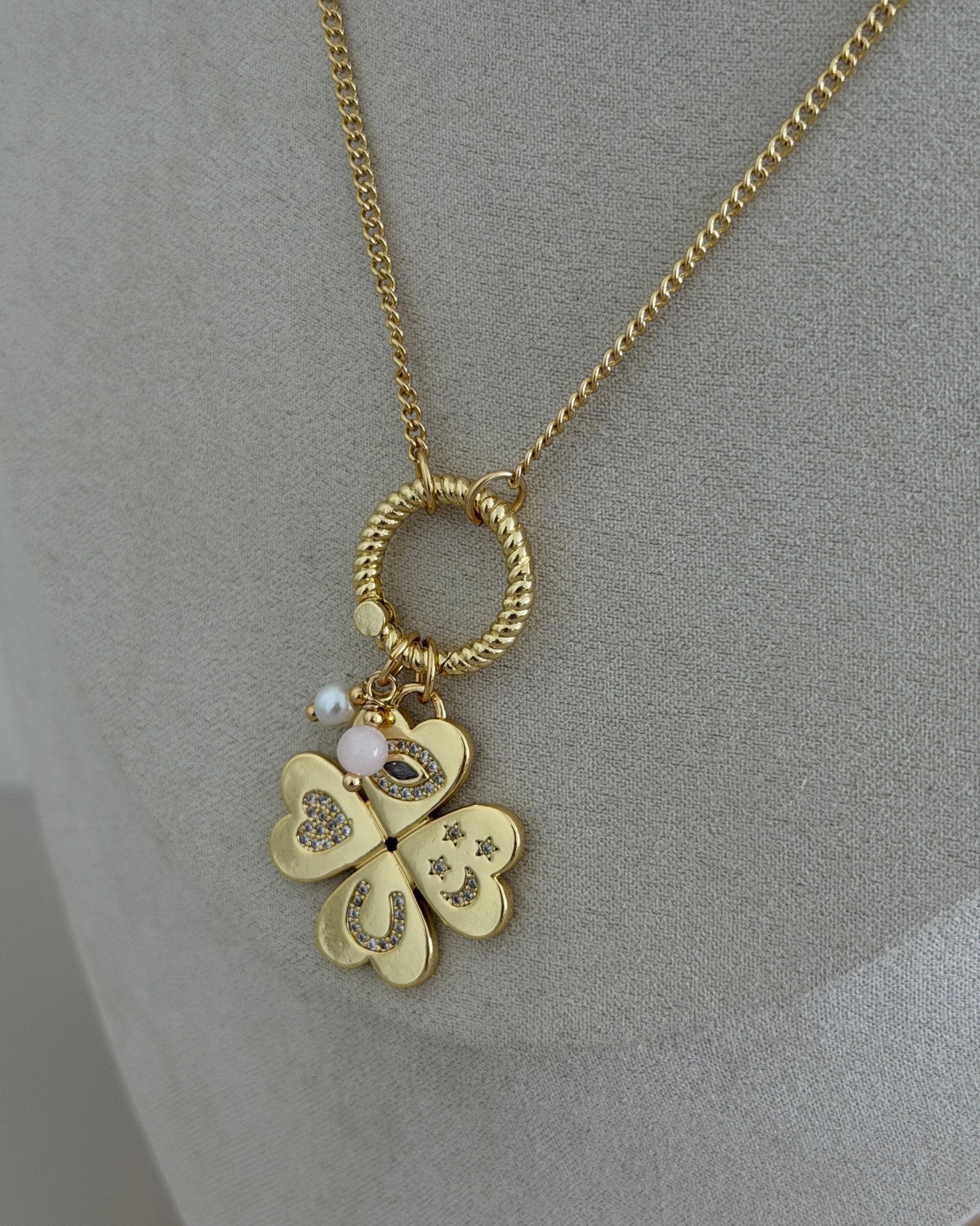 Lucky Clover Charm Necklace - Necklace | LimaLimón Store - 5