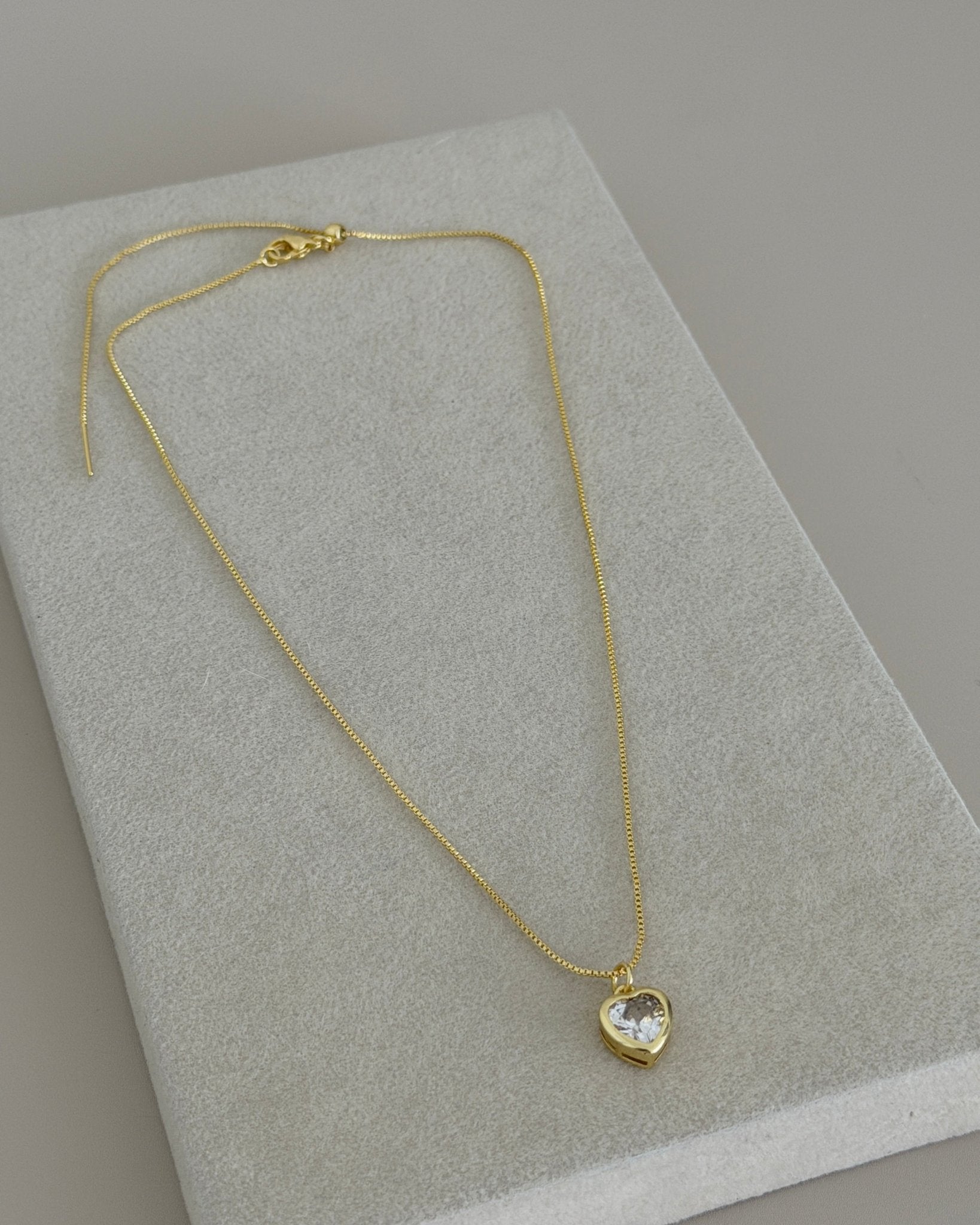 Lumi Heart Necklace - Necklace | LimaLimón Store - 5