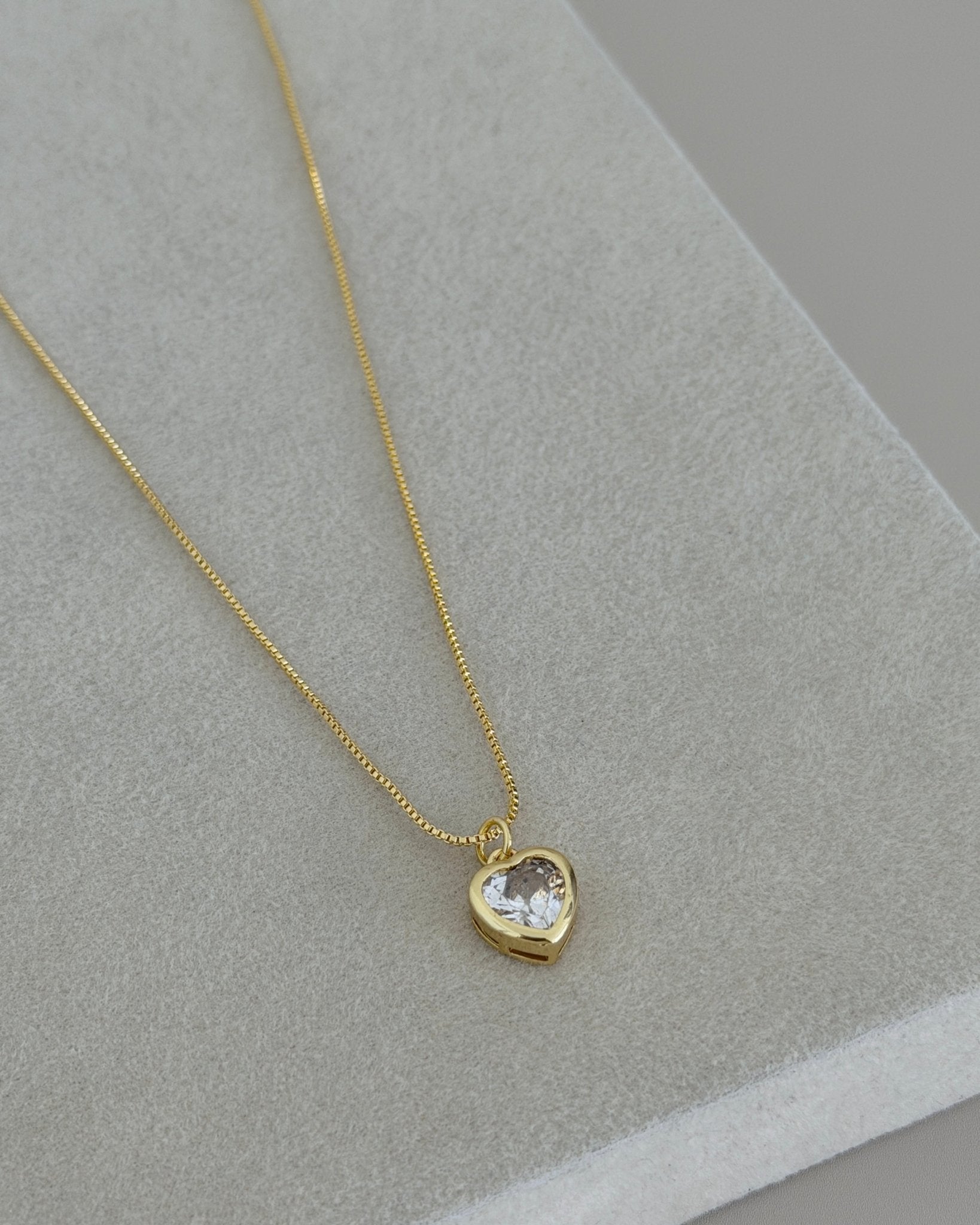Lumi Heart Necklace - Necklace | LimaLimón Store - 4