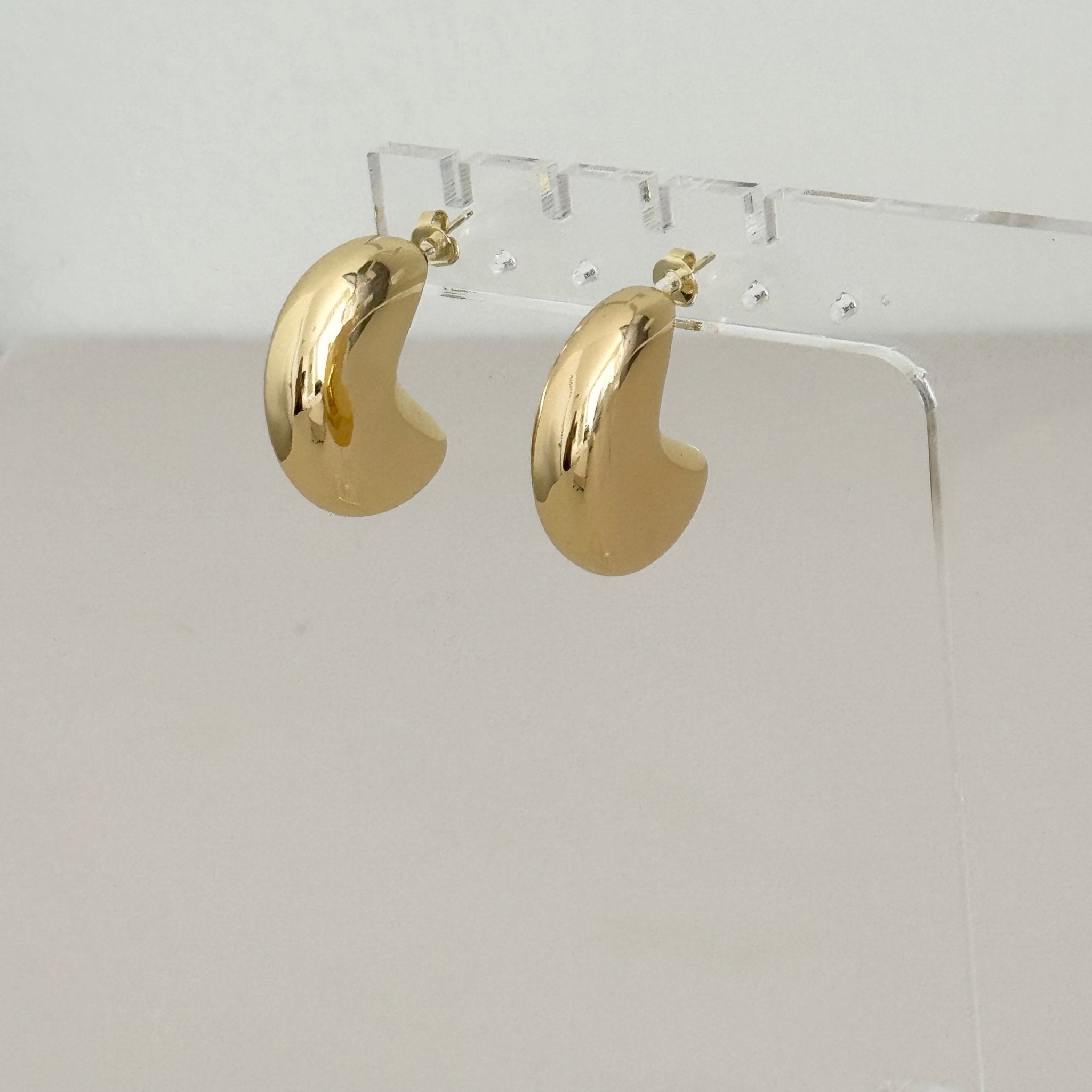 Luna Curve Gold Hoops - Earring | LimaLimón Store - 2