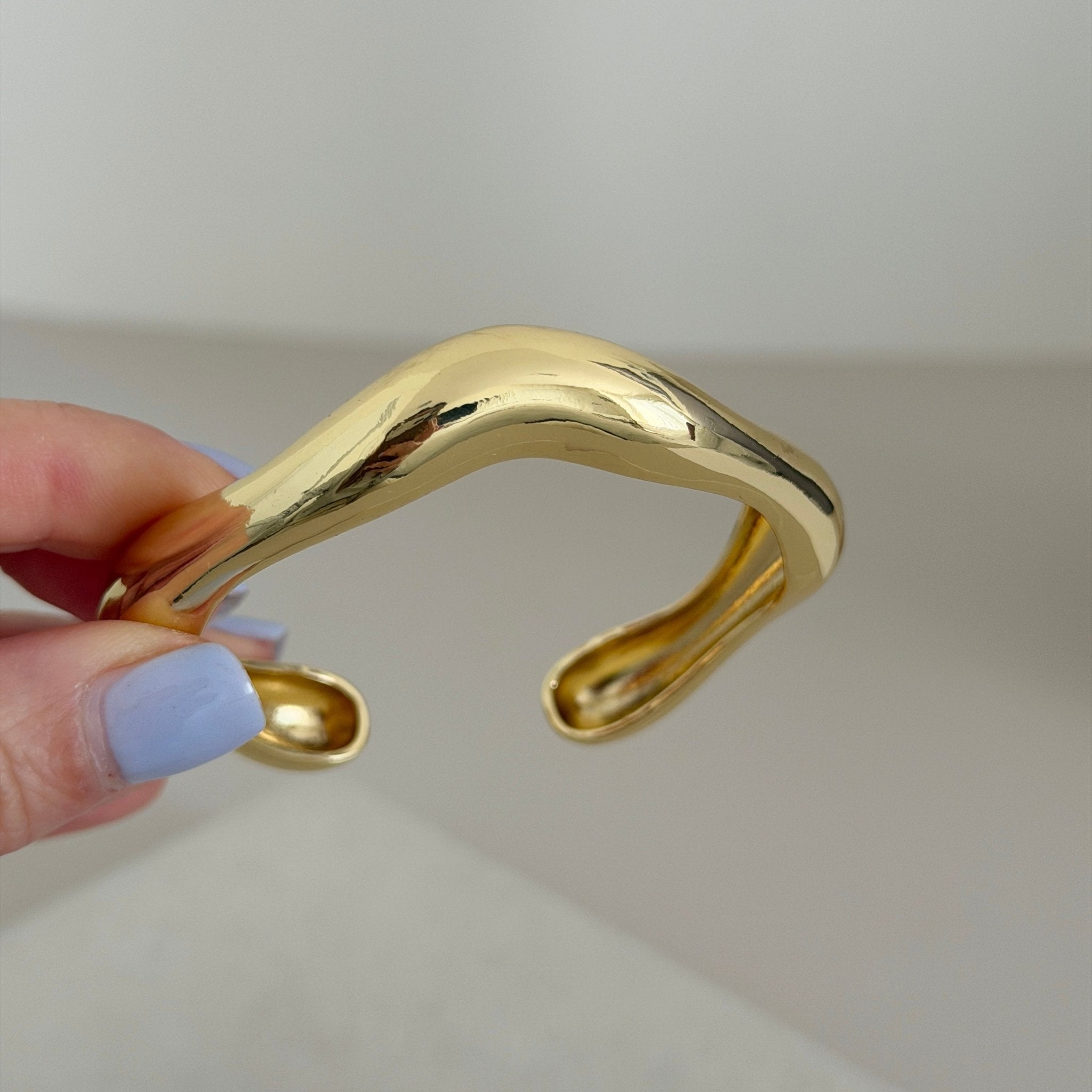 Luna Gold Bangle - Bracelets | LimaLimón Store - 3