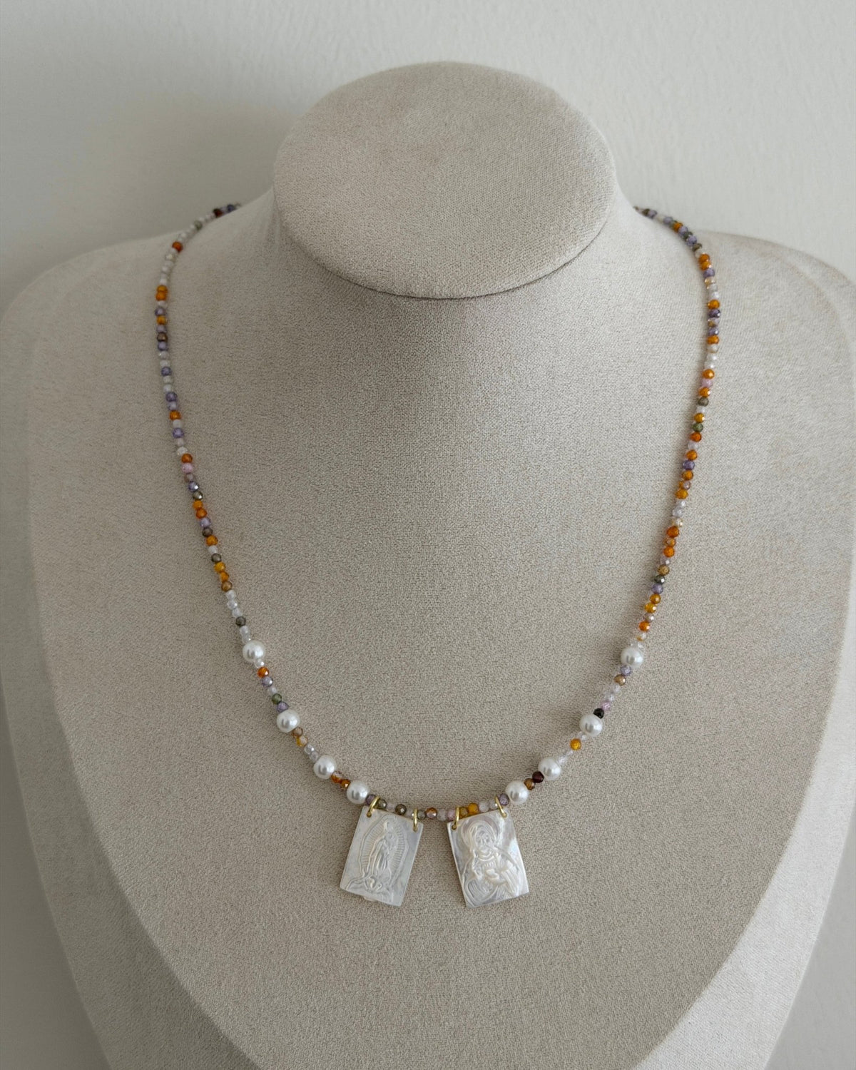 Luna Pearl Scapular Necklace - Necklaces | LimaLimón Store - 3