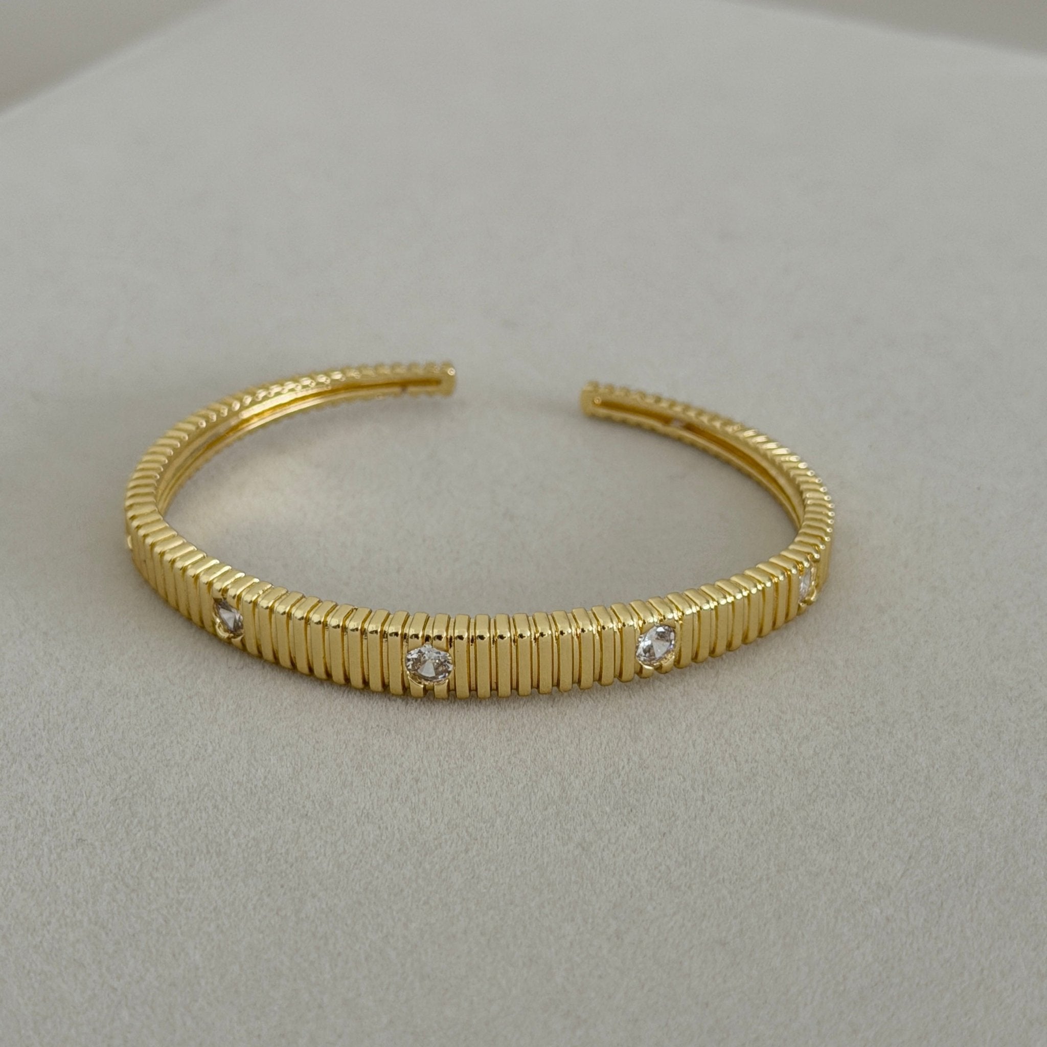 Luxe Gem Cuff Bracelet - Bracelet | LimaLimón Store - 2