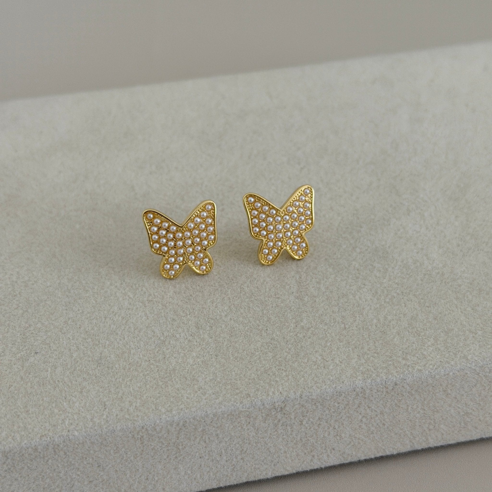 Mini Pavé Butterfly Stud Earrings - Earring | LimaLimón Store - 3