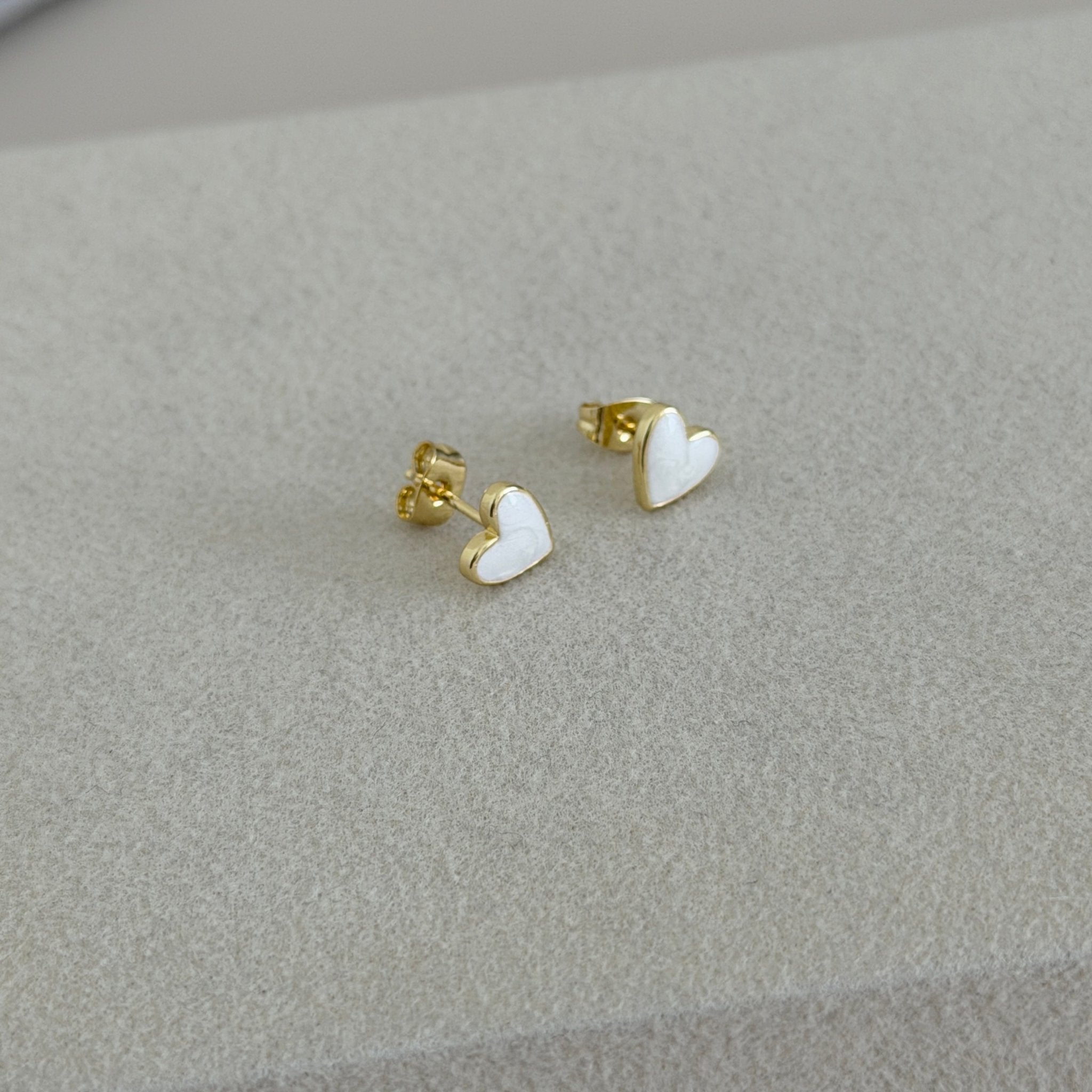 Mini White Heart Stud Earrings - Earring | LimaLimón Store - 1