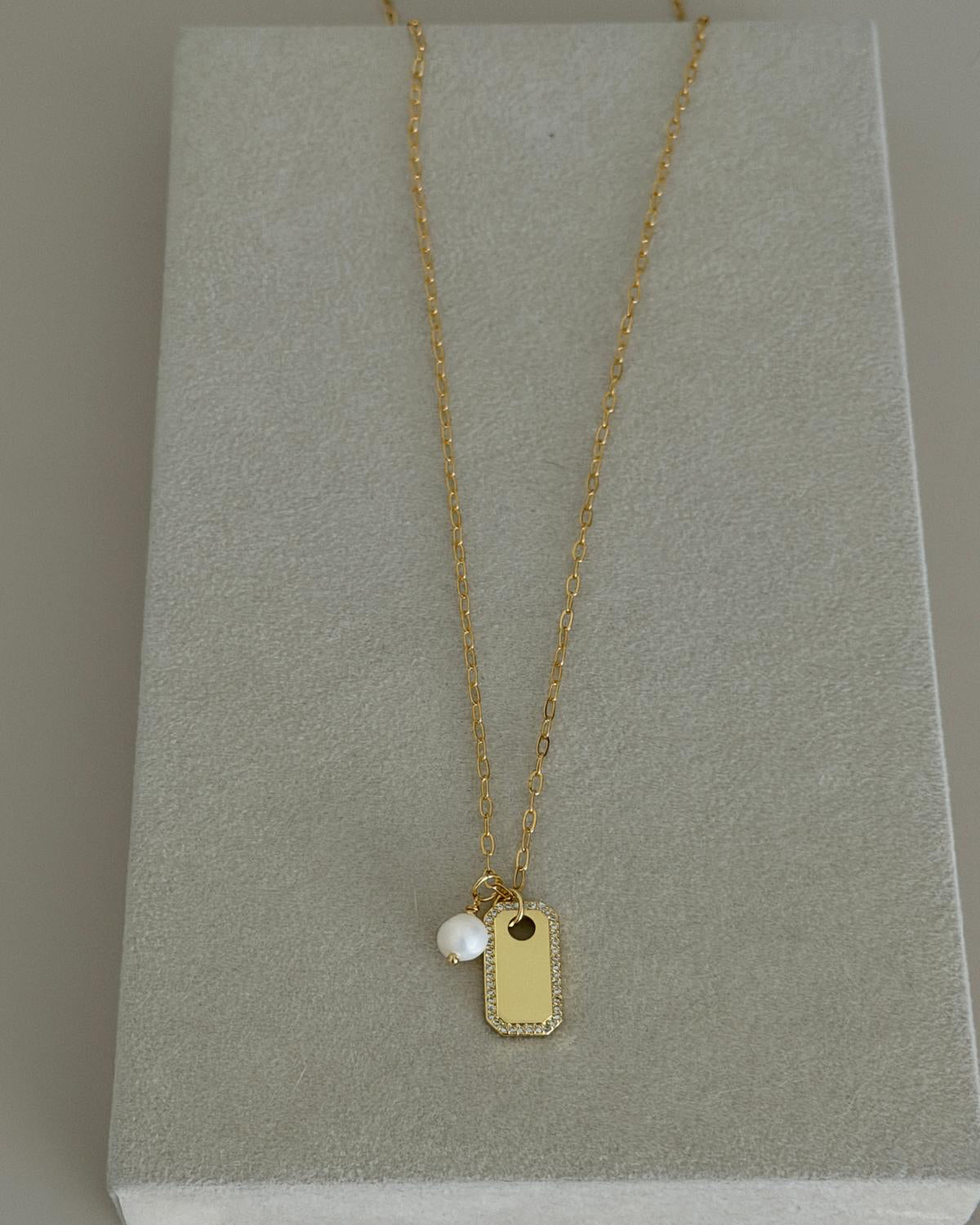 Minimal Tag Pearl Necklace - Necklace | LimaLimón Store - 2