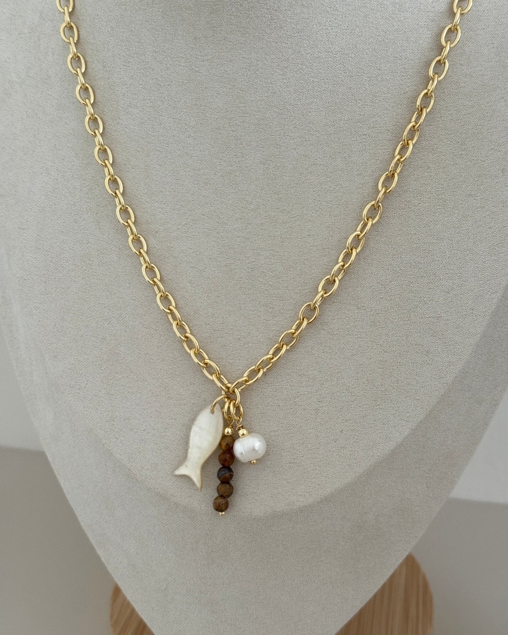 Nacre Fish & Pearl Charm Long Necklace - Necklaces | LimaLimón Store - 2