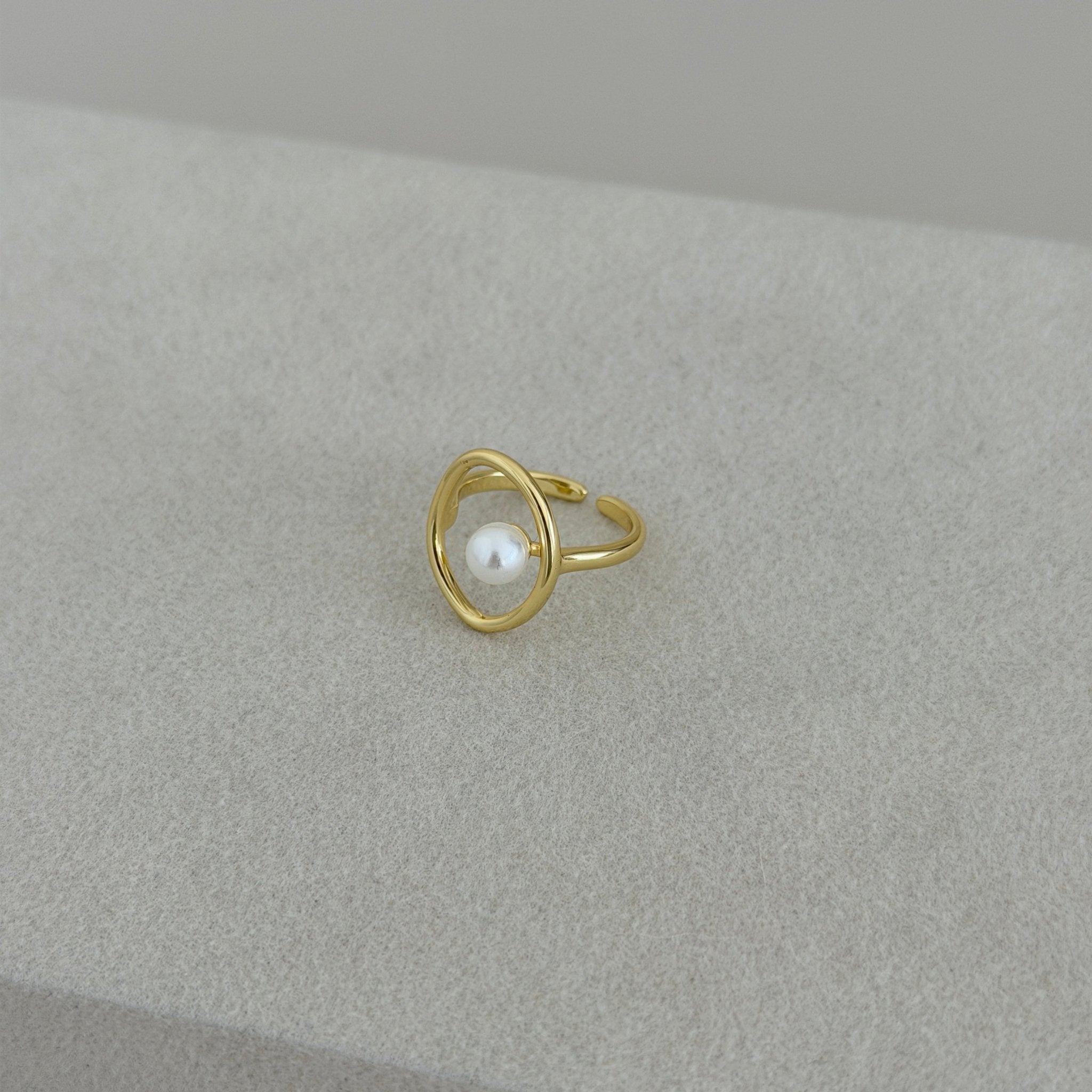Orbit Pearl Adjustable Ring - ring jewelry | LimaLimón Store - 1