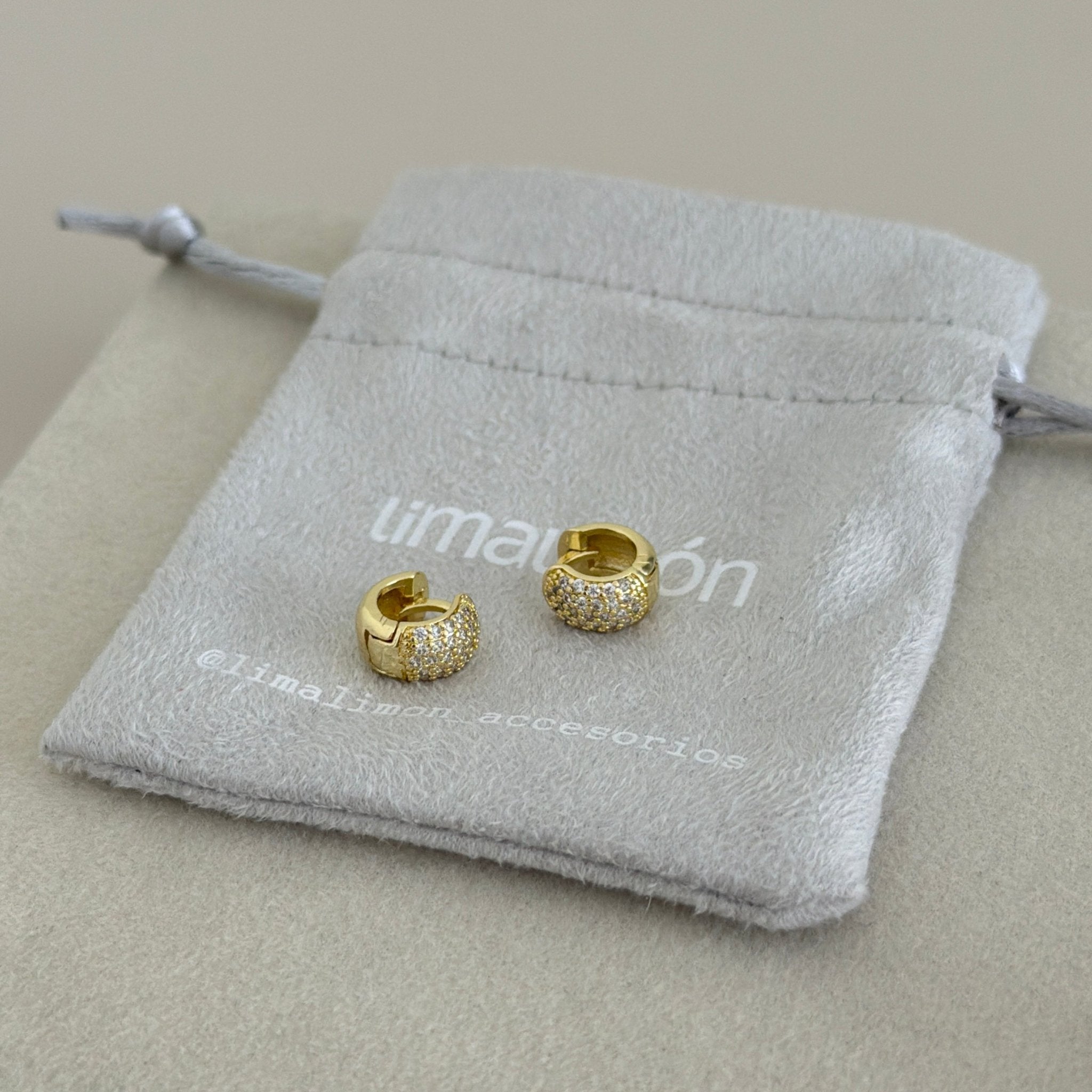 Pavé Huggie Hoop Earrings Set - Earring | LimaLimón Store - 3