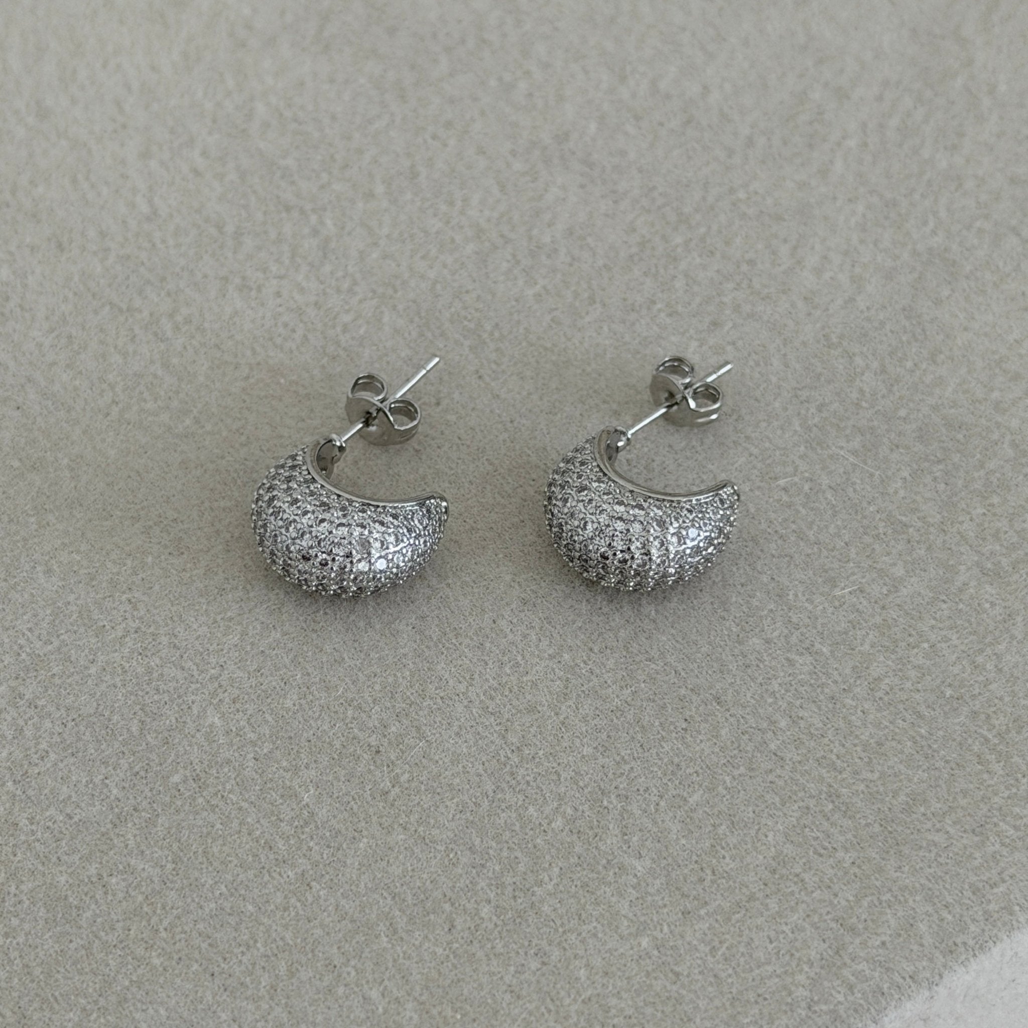 Pavé Mini Hoop Earrings - Earring | LimaLimón Store - 5