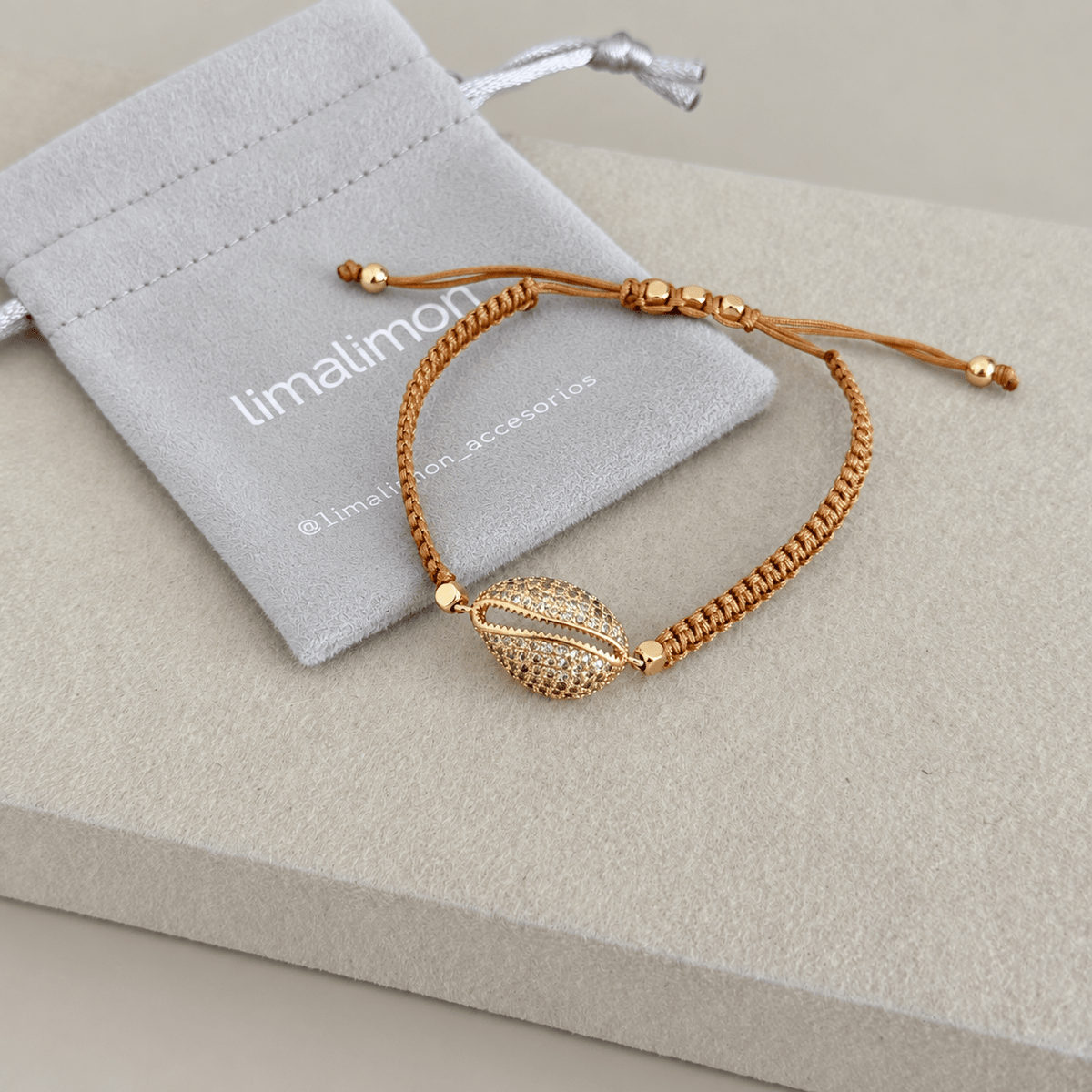 Pavé Shell Adjustable Cord Bracelet - Bracelet | LimaLimón Store - 2
