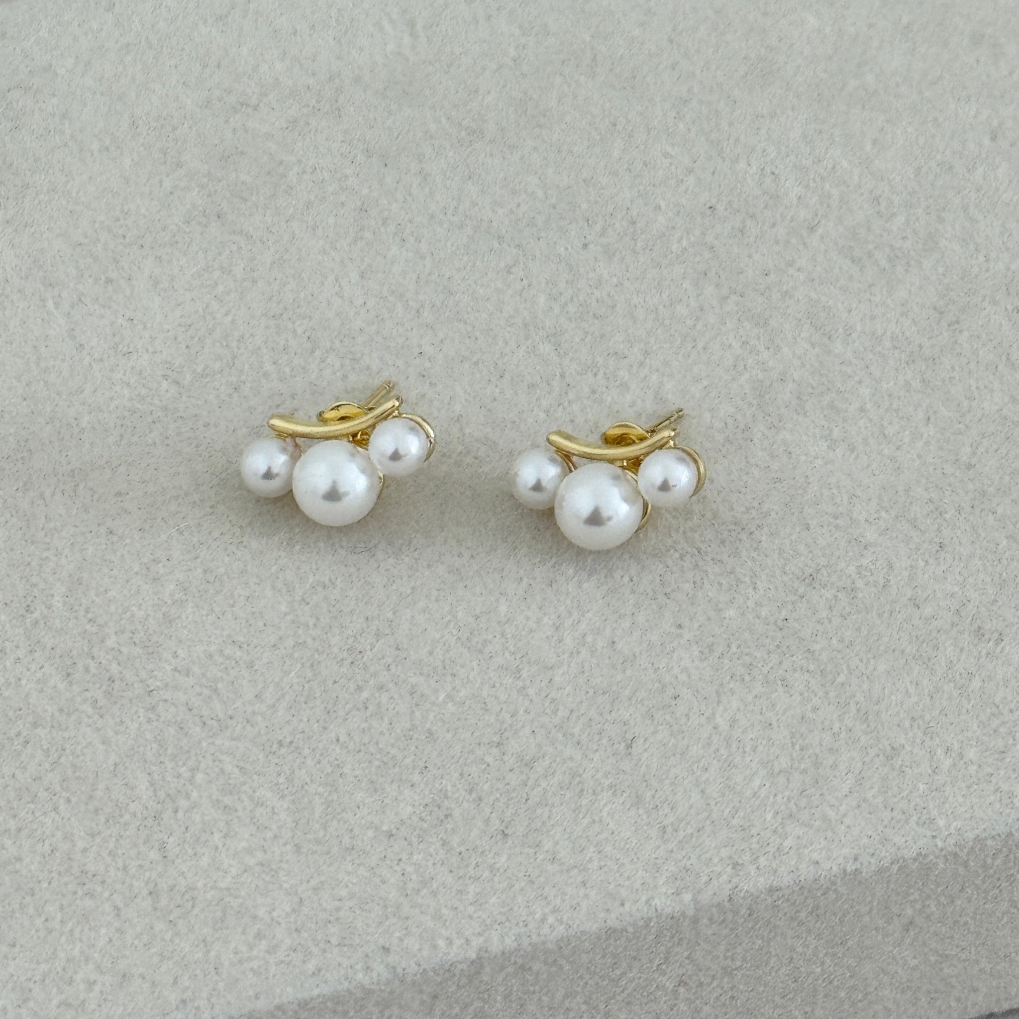 Pearl Cluster Studs - Earring | LimaLimón Store - 3