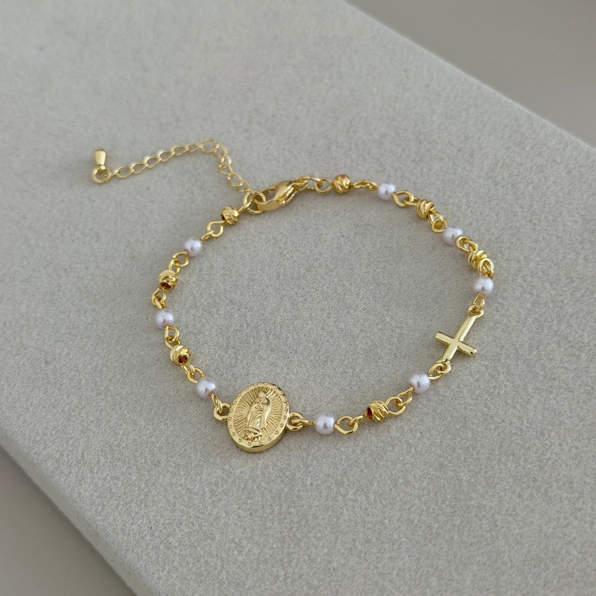 Pearl Cross Faith Bracelet - Bracelets | LimaLimón Store - 3