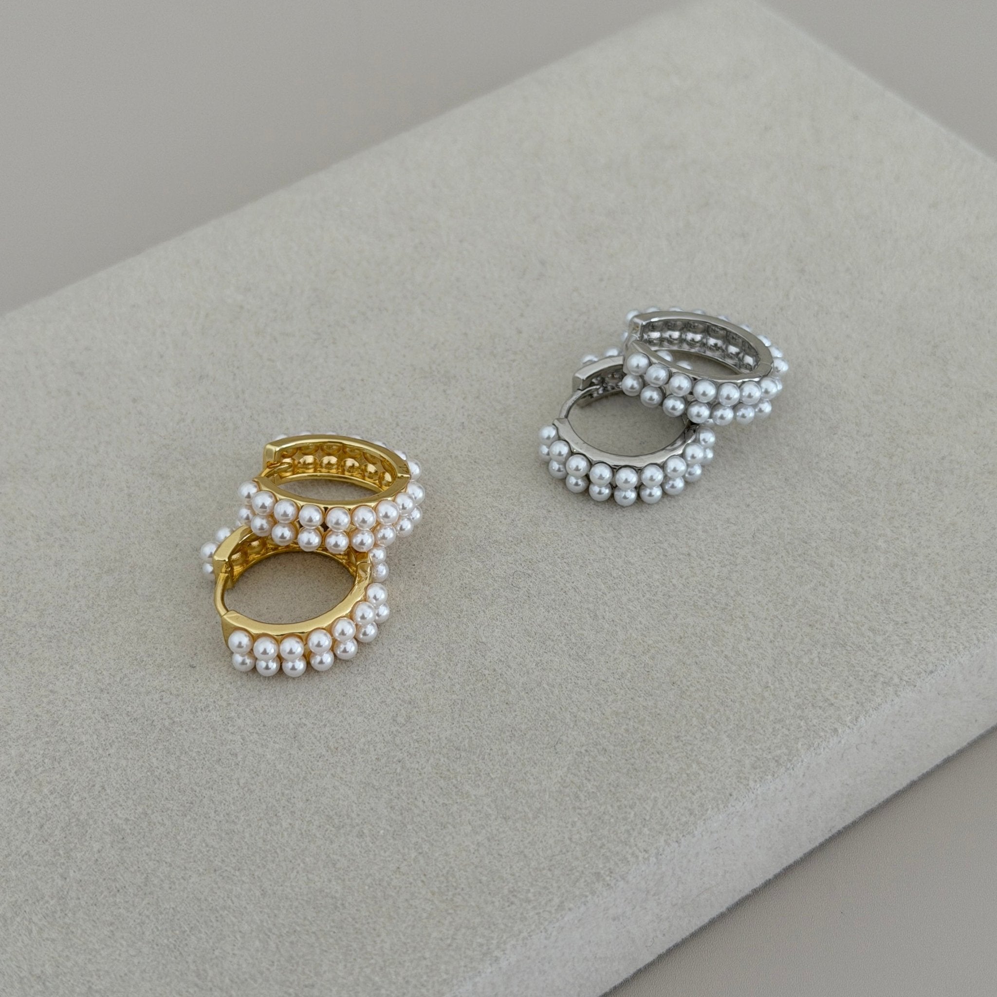 Pearl Huggie Hoop Earrings - Earring | LimaLimón Store - 1
