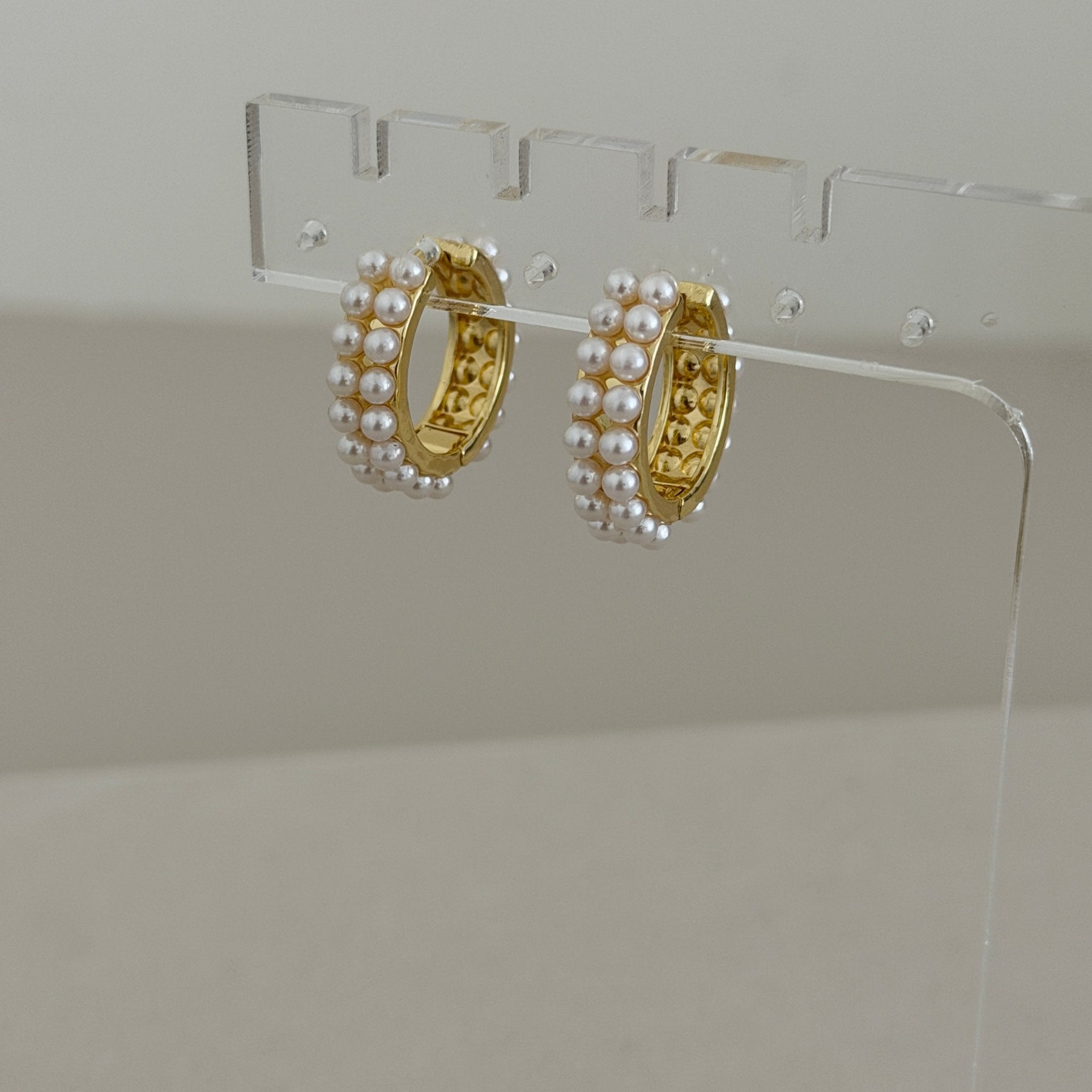 Pearl Mini Hoop Earrings - Earring | LimaLimón Store - 3