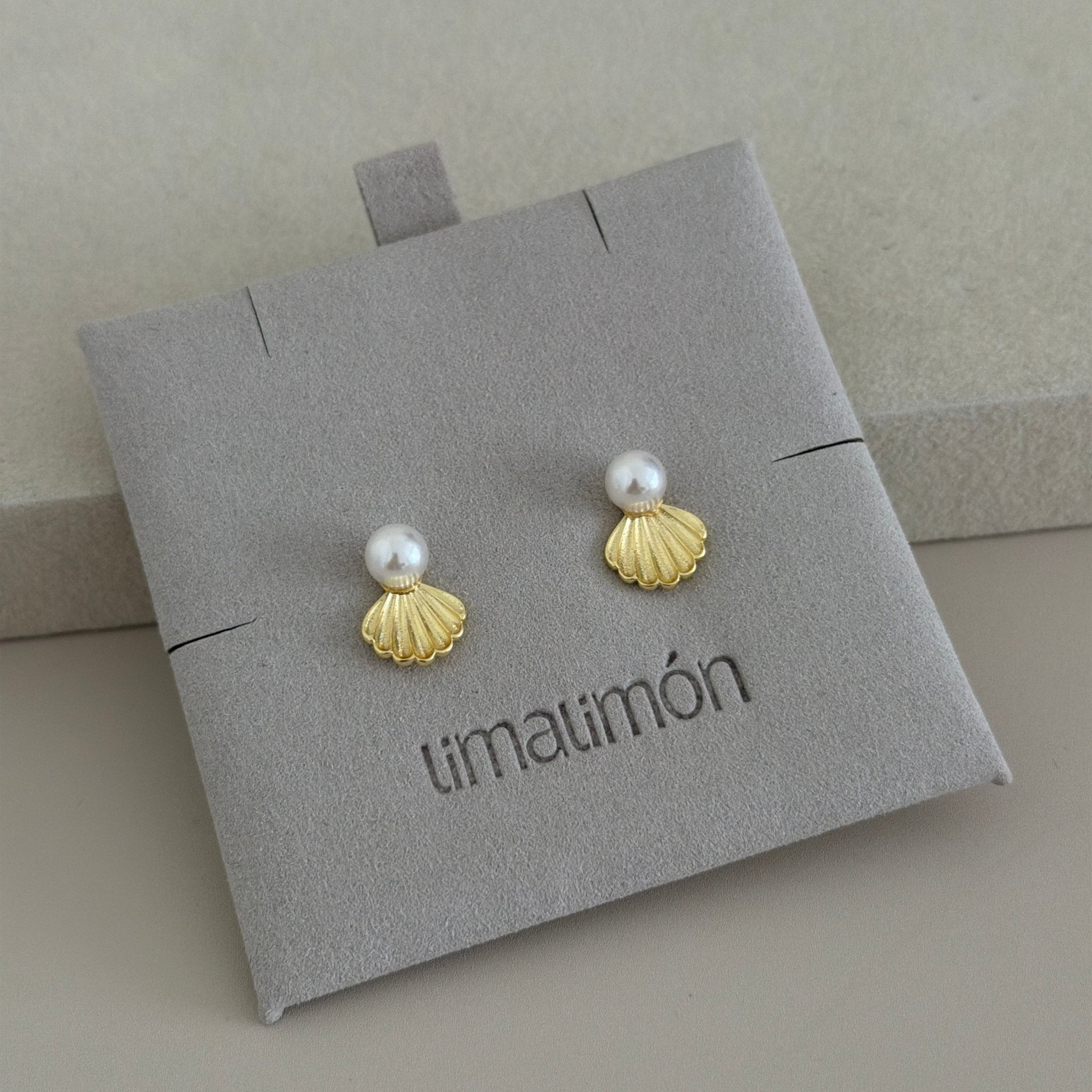 Pearl Shell Stud Earrings - Earring | LimaLimón Store - 2