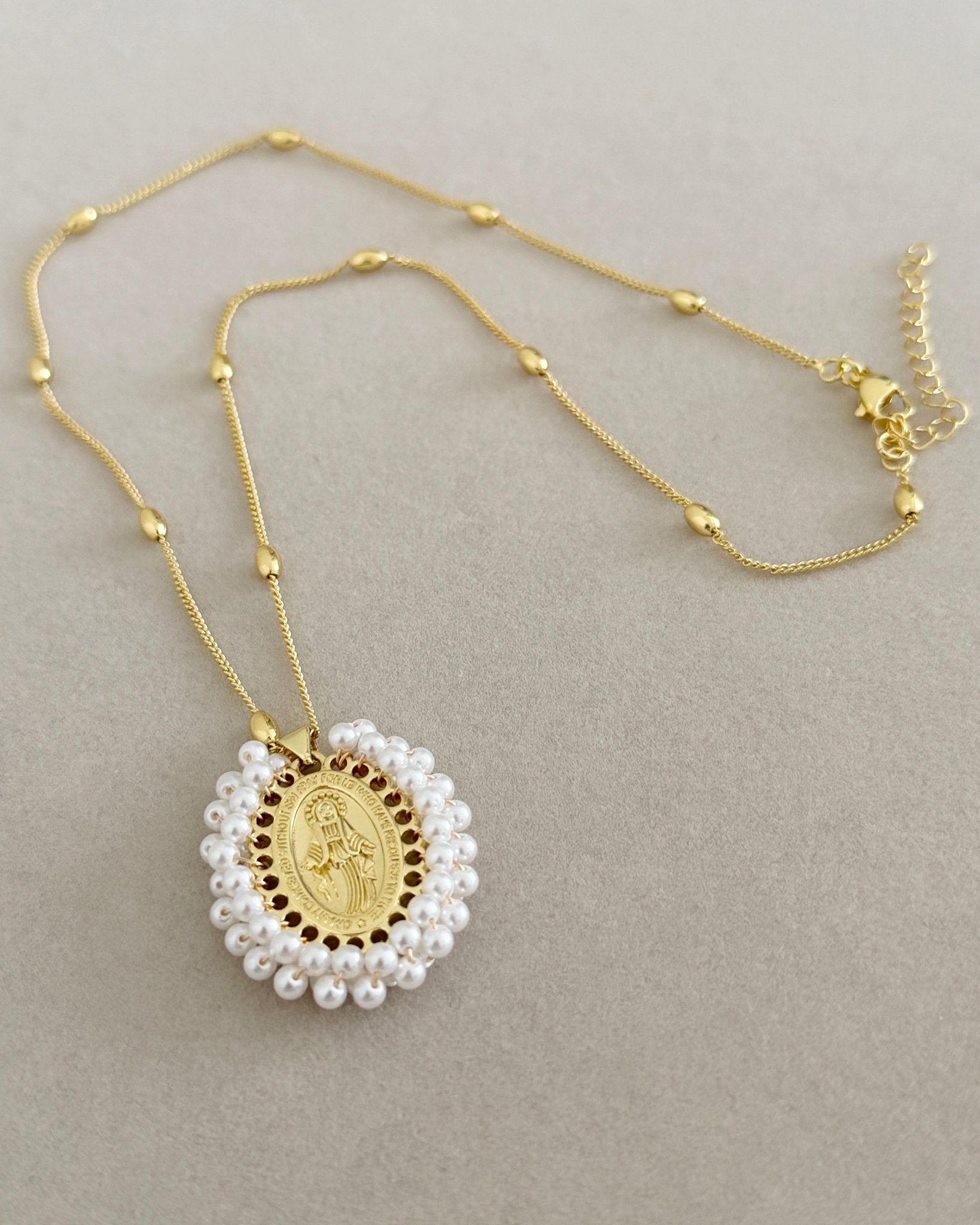 Pearl Virgin Medallion Necklace - Necklaces | LimaLimón Store - 5