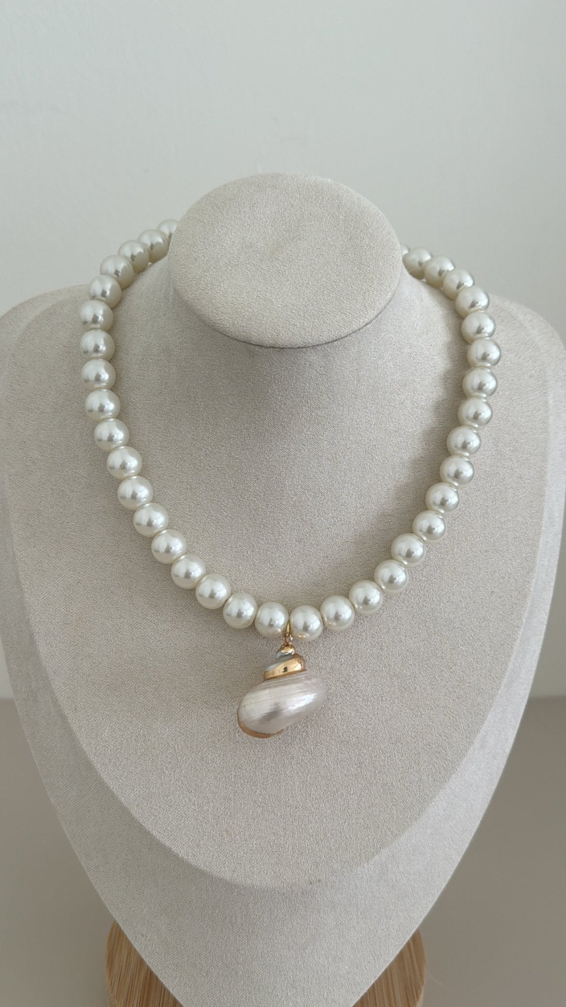 Pearls Charm Necklace - LimaLimón Store