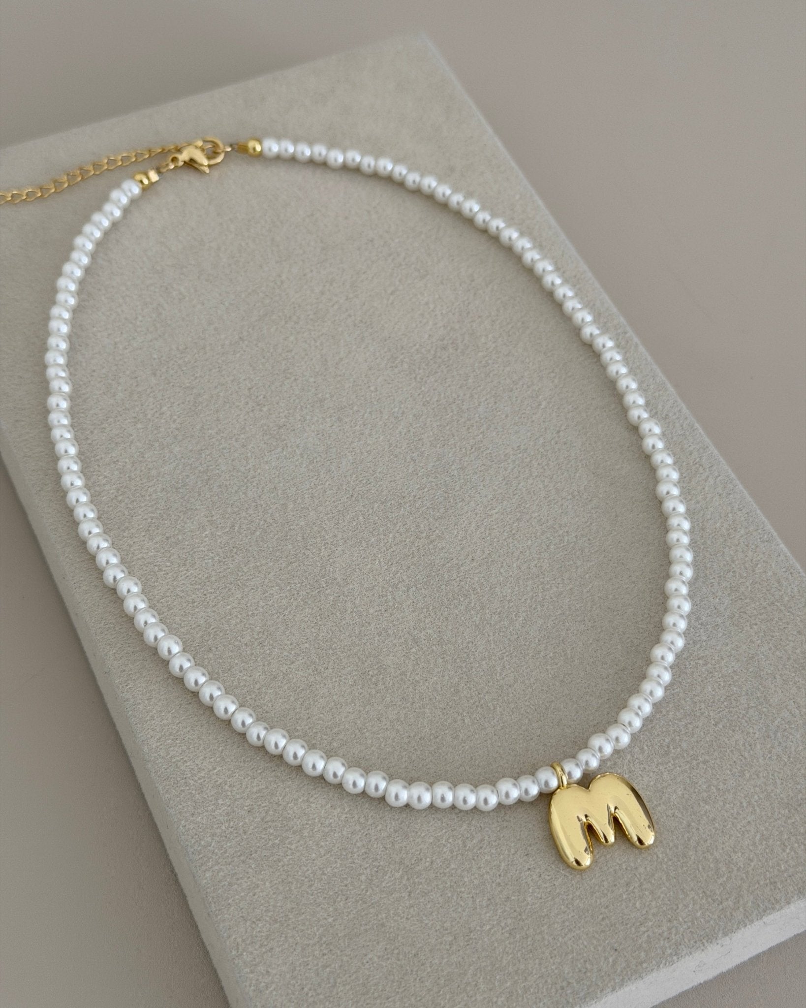 Personalized Initial Pearl Necklace - Necklaces | LimaLimón Store - 1