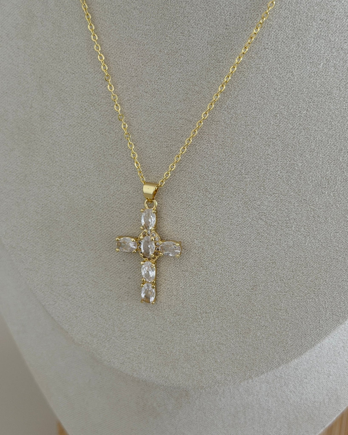 Radiant Crystal Cross Necklace - Necklaces | LimaLimón Store - 5