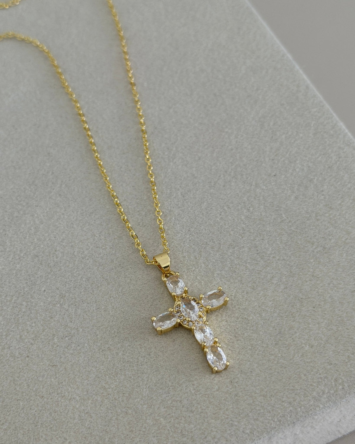 Radiant Crystal Cross Necklace - Necklaces | LimaLimón Store - 4