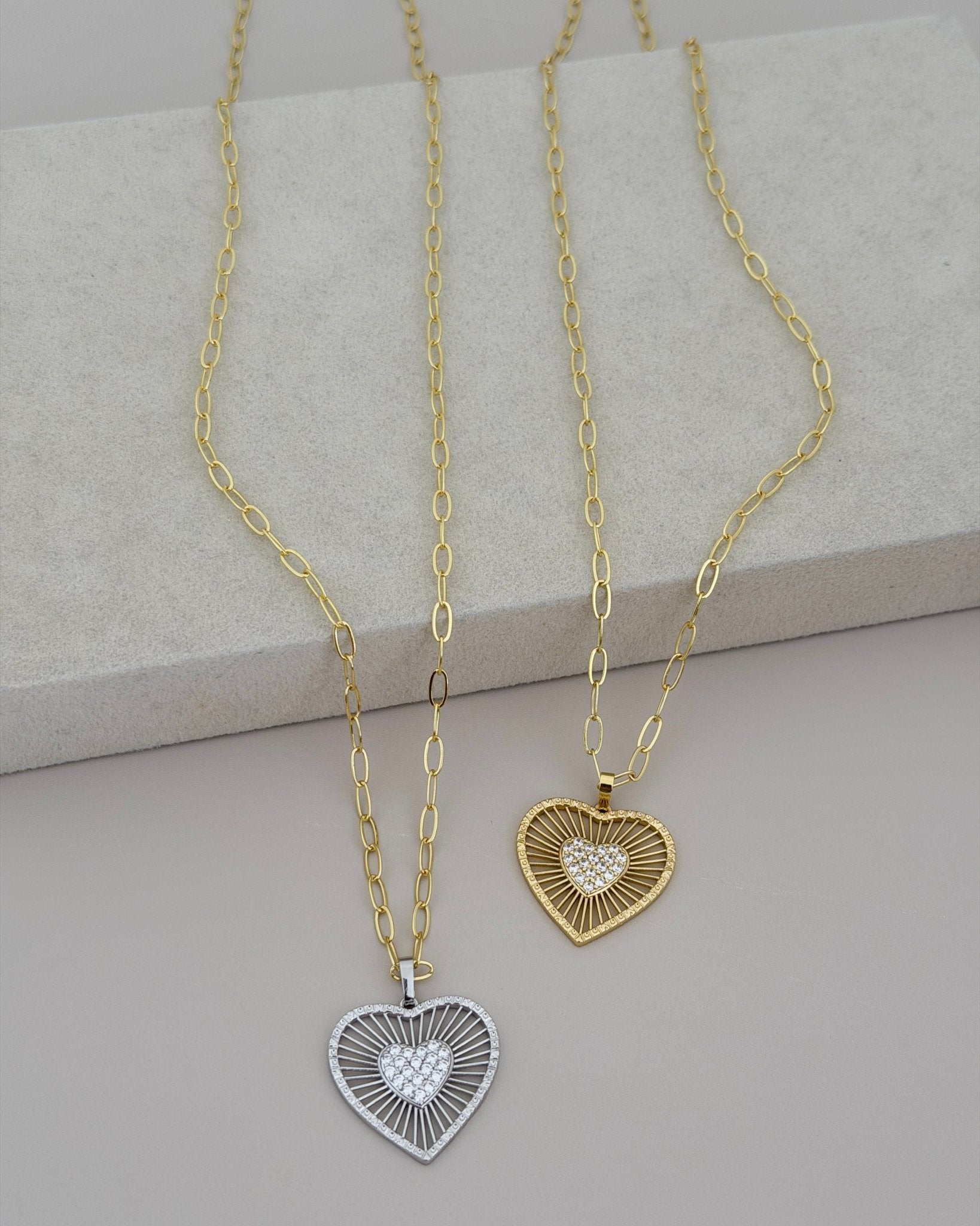 Radiant Heart Burst Necklace - Necklace | LimaLimón Store - 1