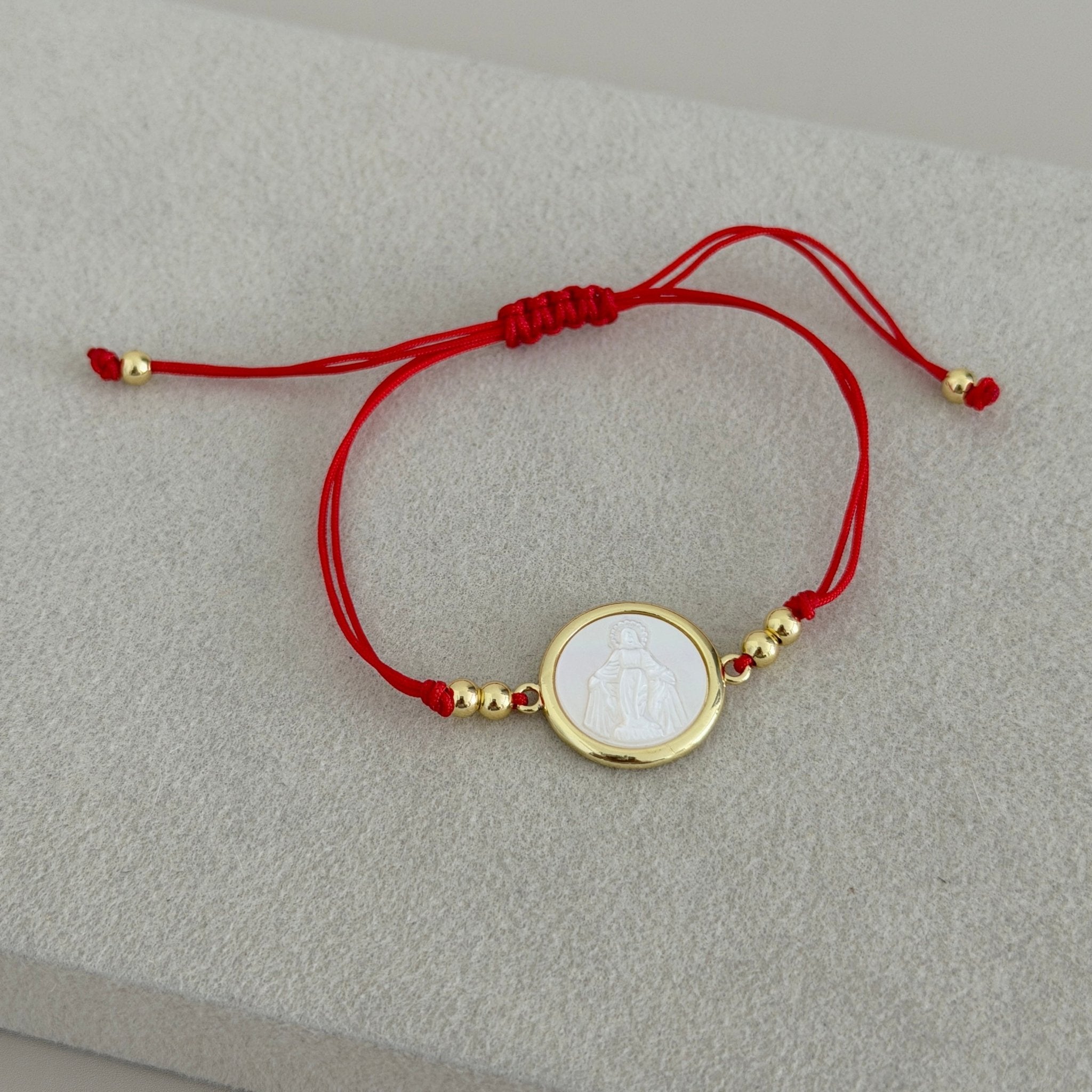 Red Cord Circle Charm Bracelet - Bracelet | LimaLimón Store - 1